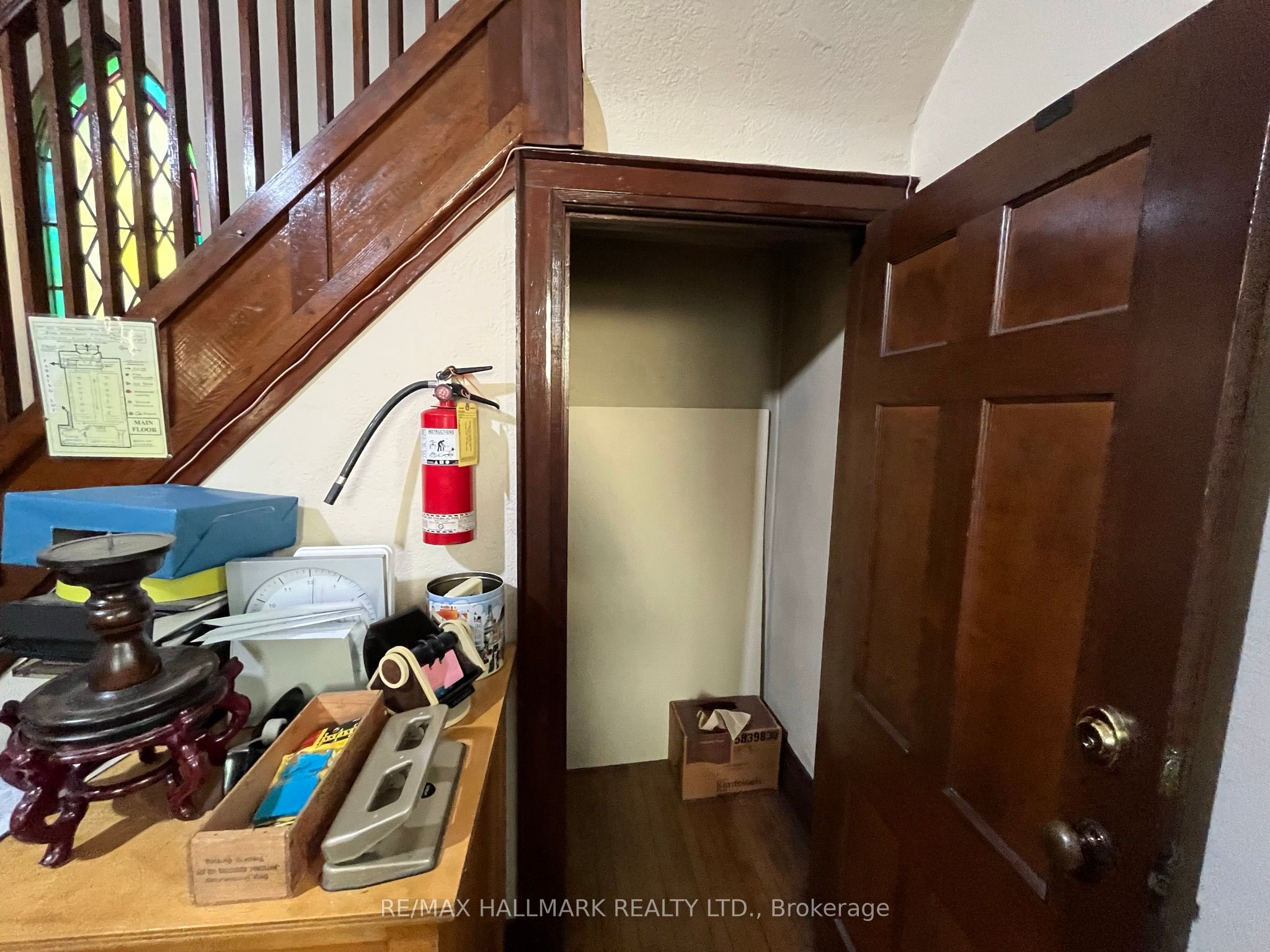490 Simcoe Street Property Photo 14
