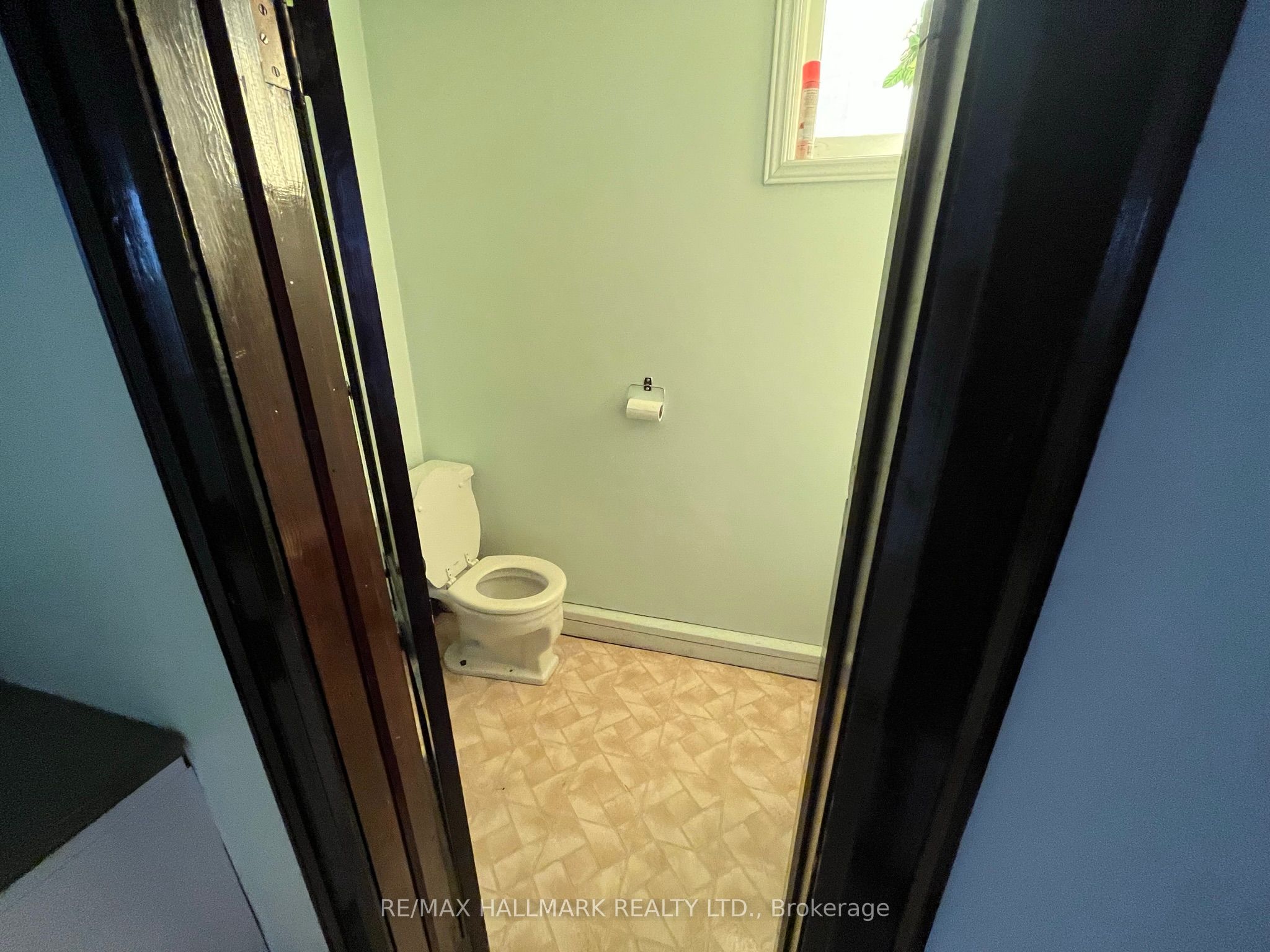 490 Simcoe Street Property Photo 25