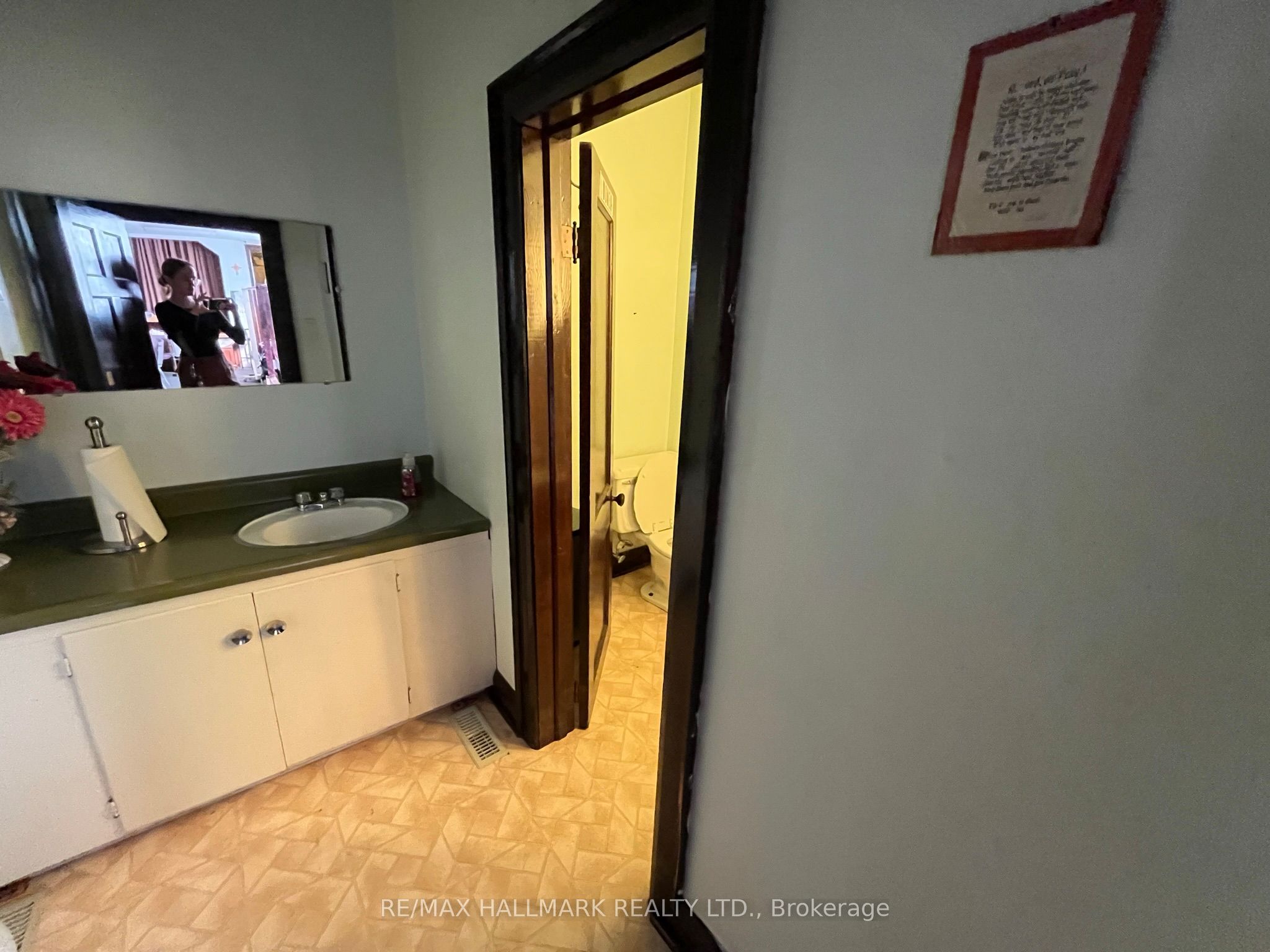490 Simcoe Street Property Photo 26
