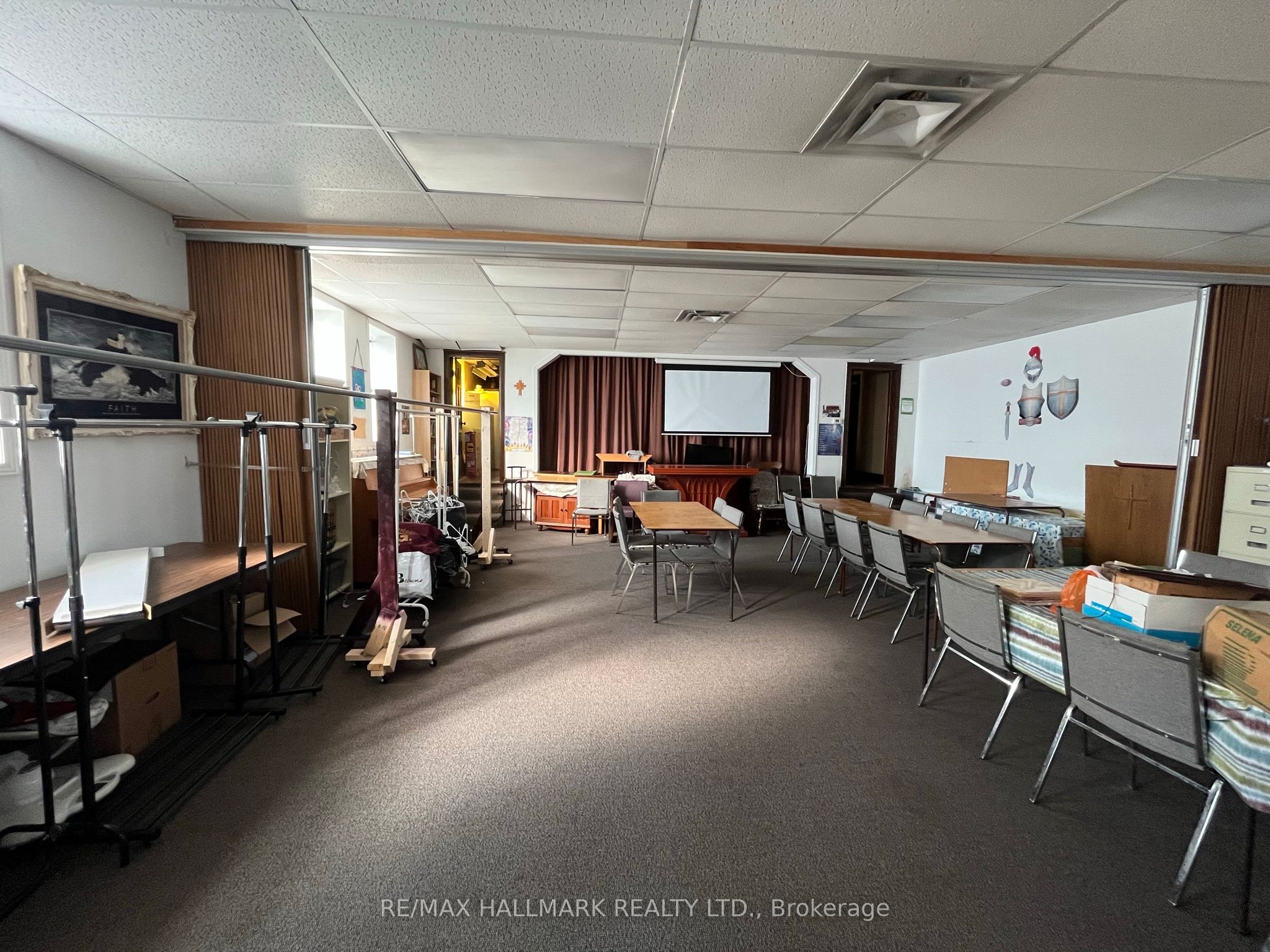 490 Simcoe Street Property Photo 37