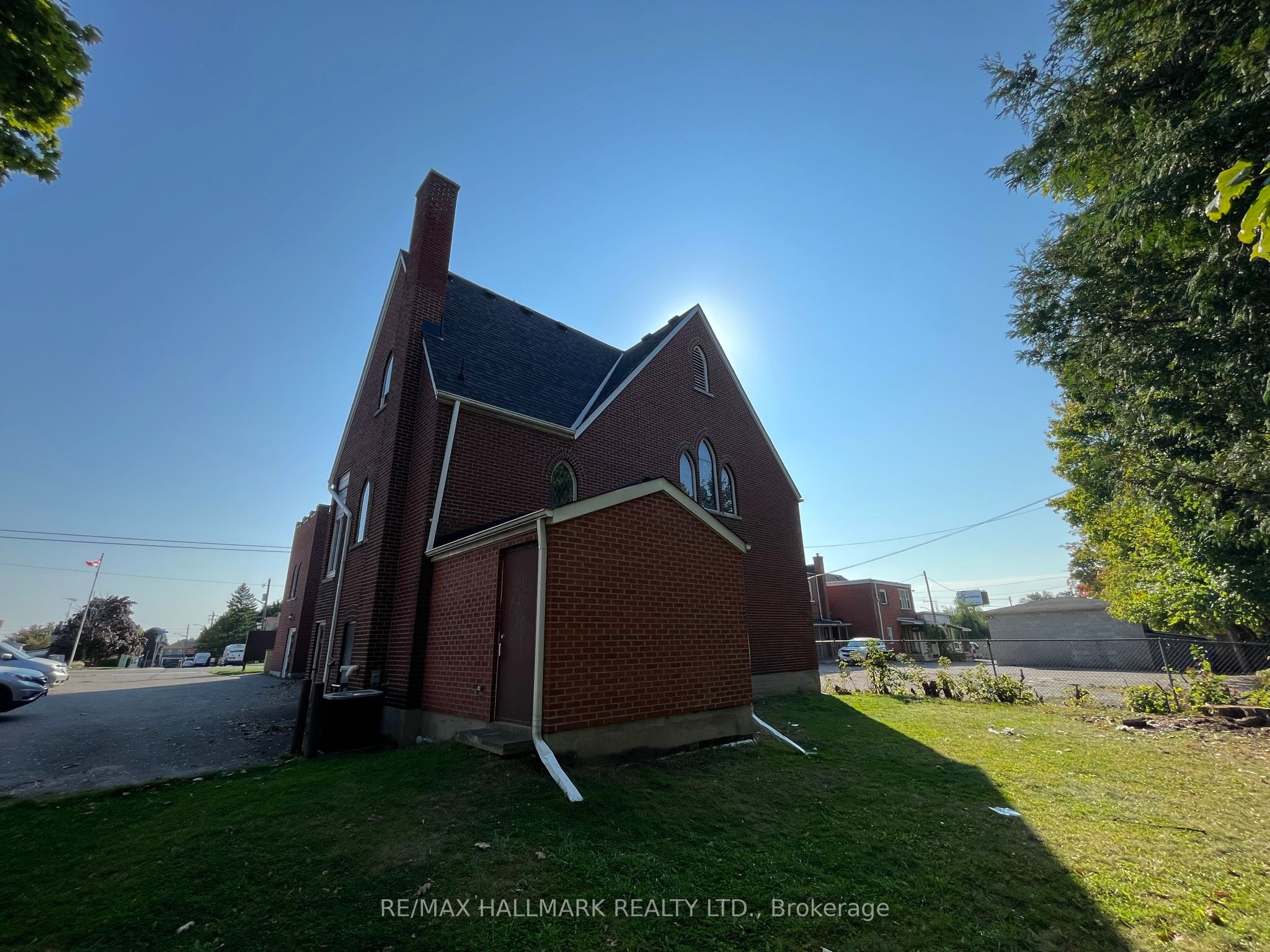 490 Simcoe Street Property Photo 42