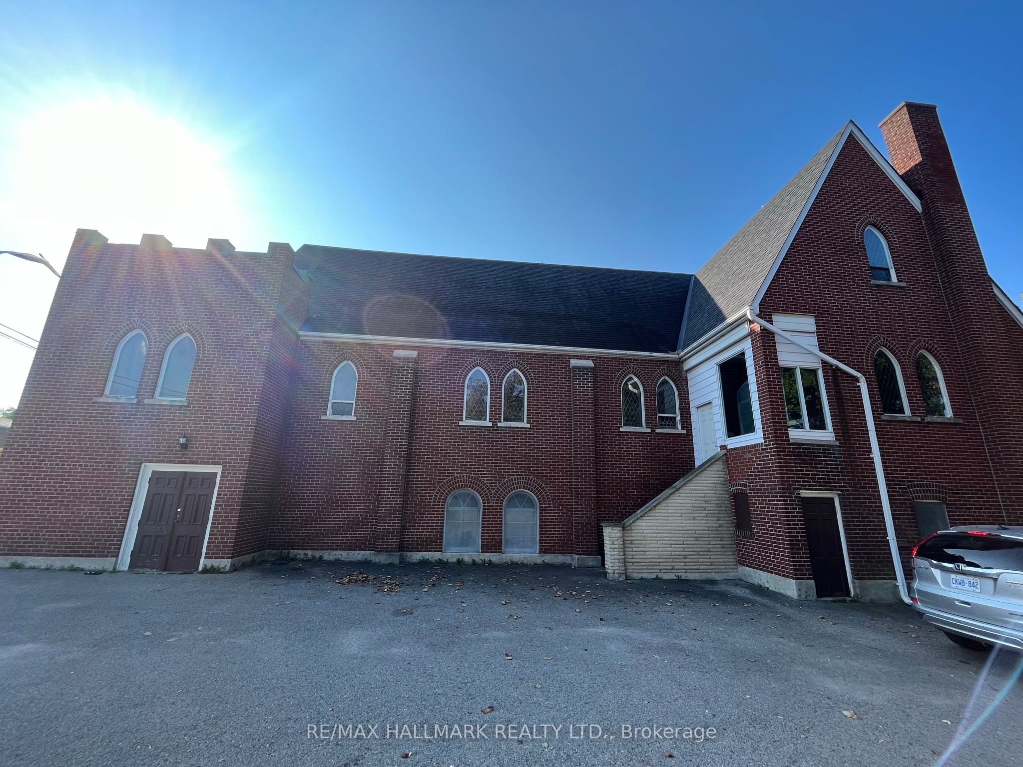 490 Simcoe Street Property Photo 45