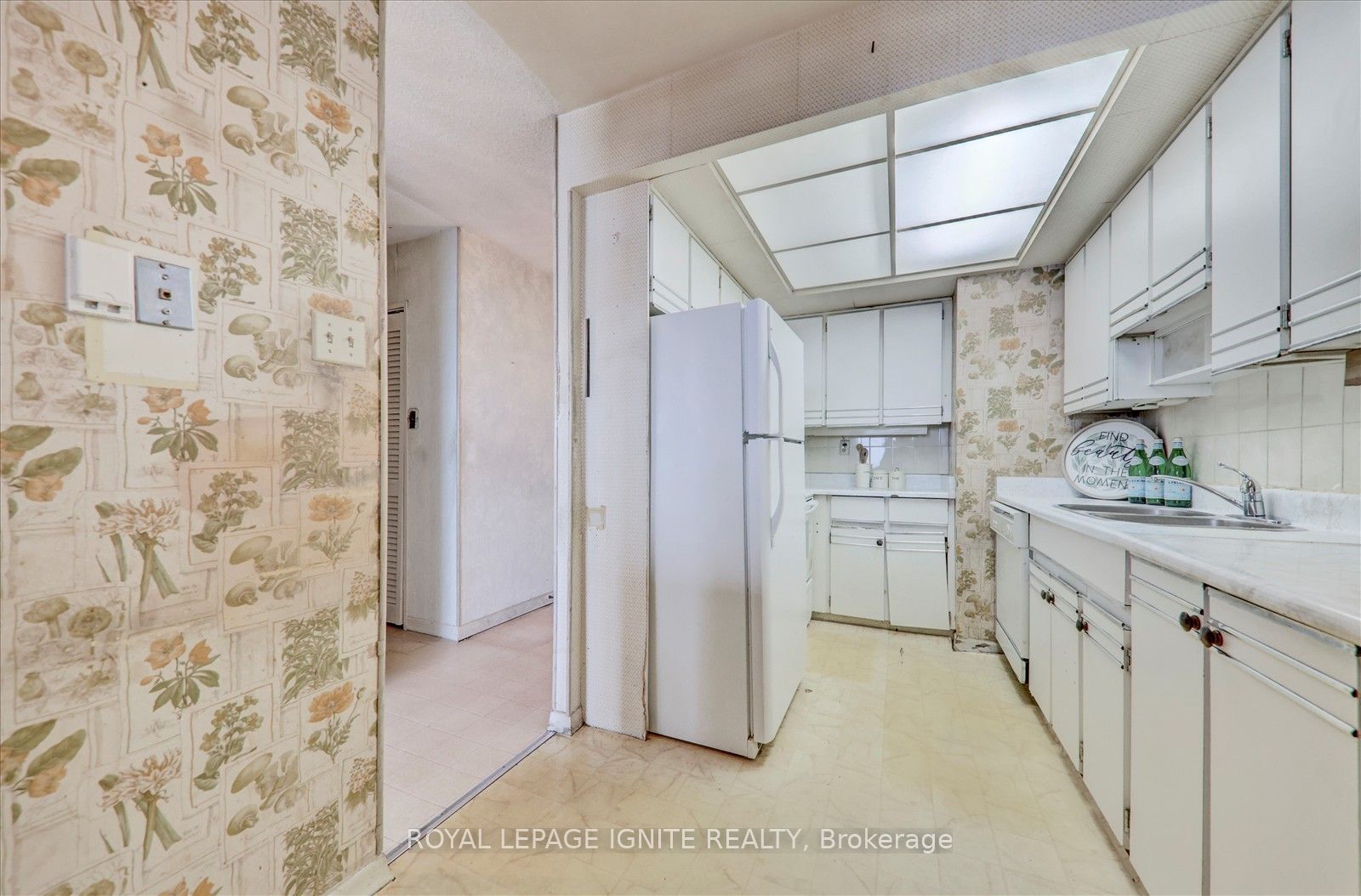 121 Ling Road 1509 Property Photo 8