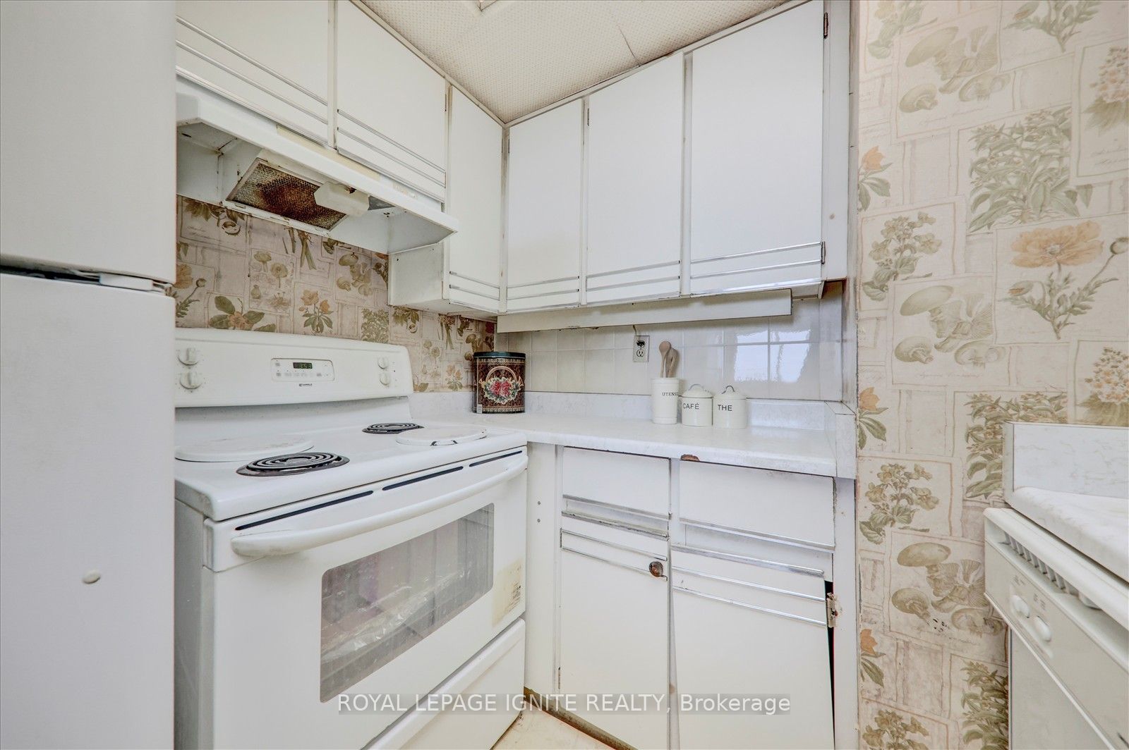 121 Ling Road 1509 Property Photo 9