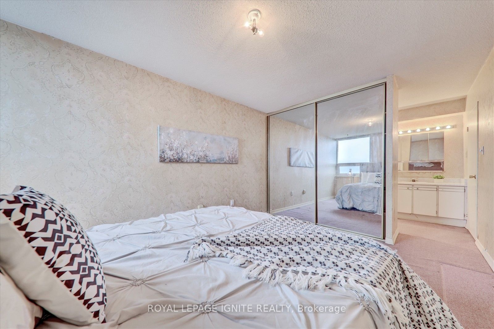 121 Ling Road 1509 Property Photo 25