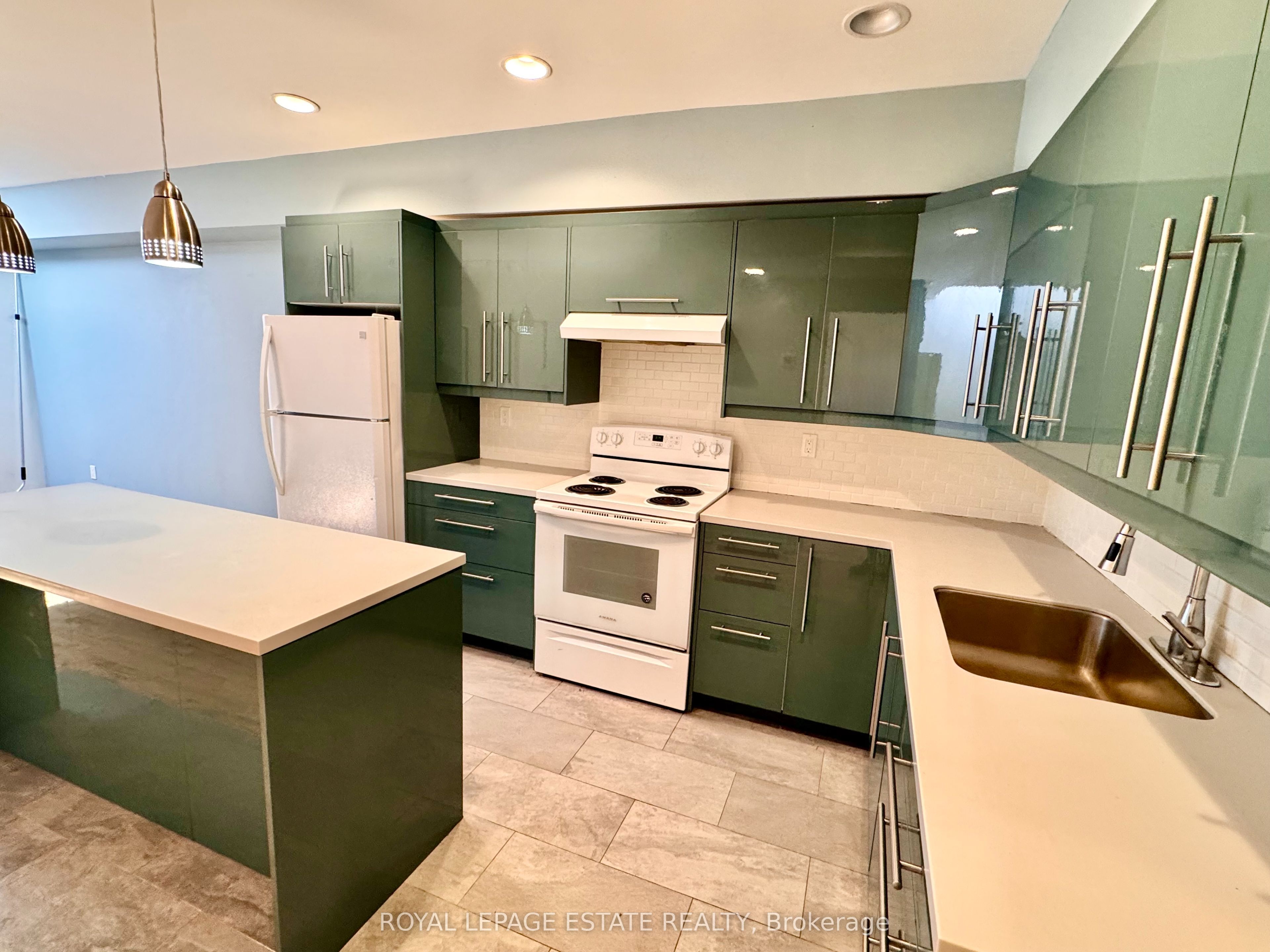 1610 Gerrard Street Property Photo 12