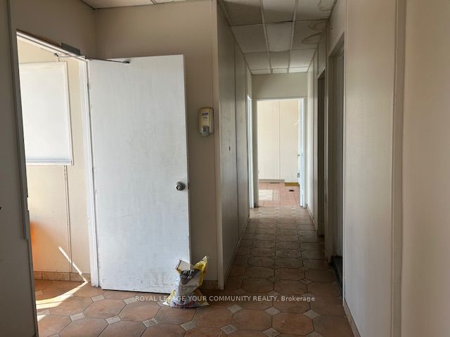 #1&2 - 12 Golden Gate Court Property Photo 4