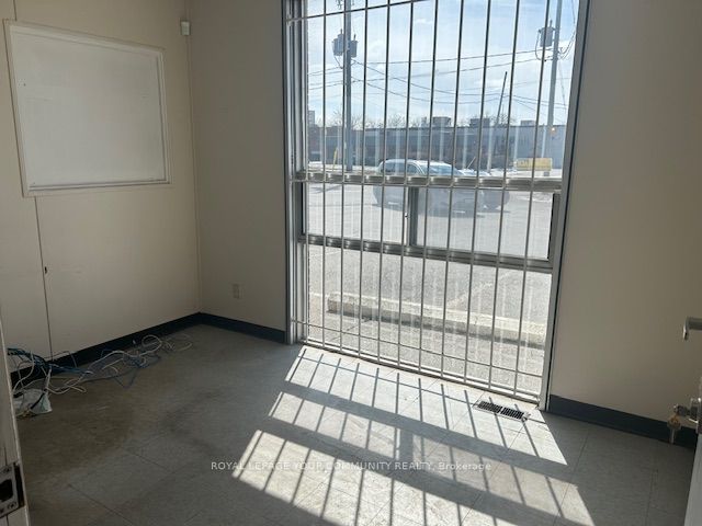 #1&2 - 12 Golden Gate Court Property Photo 6