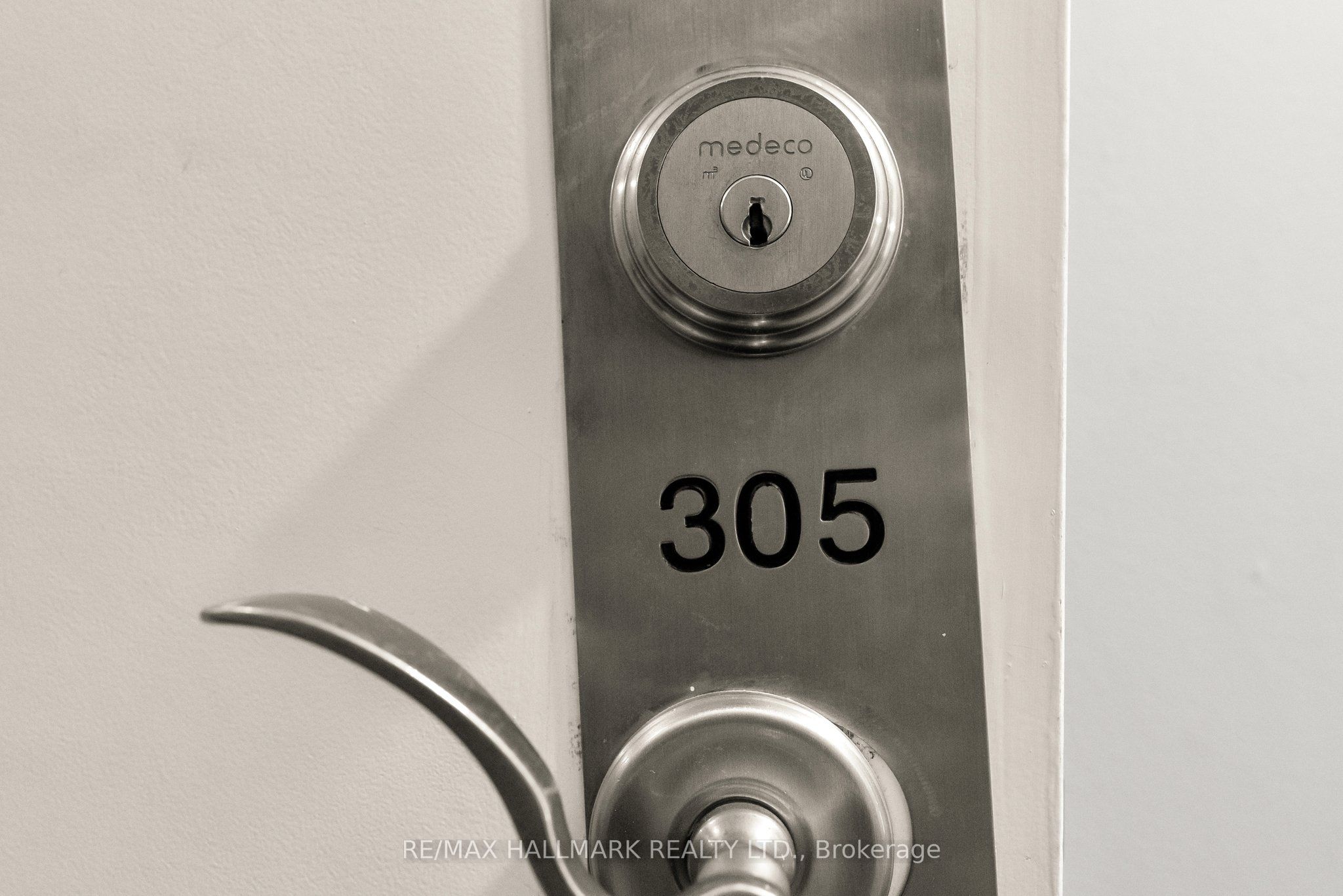 2151 Danforth Avenue Property Photo 13