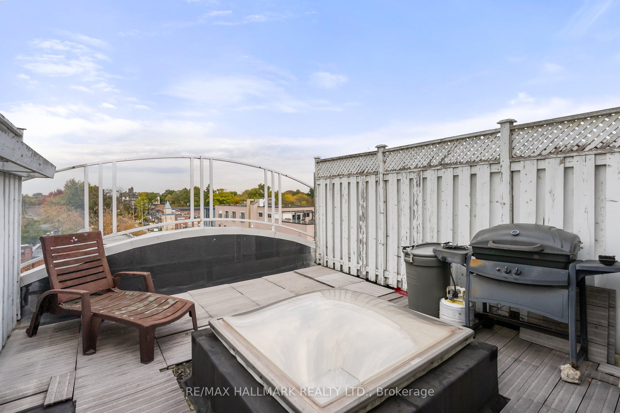 2151 Danforth Avenue Property Photo 20