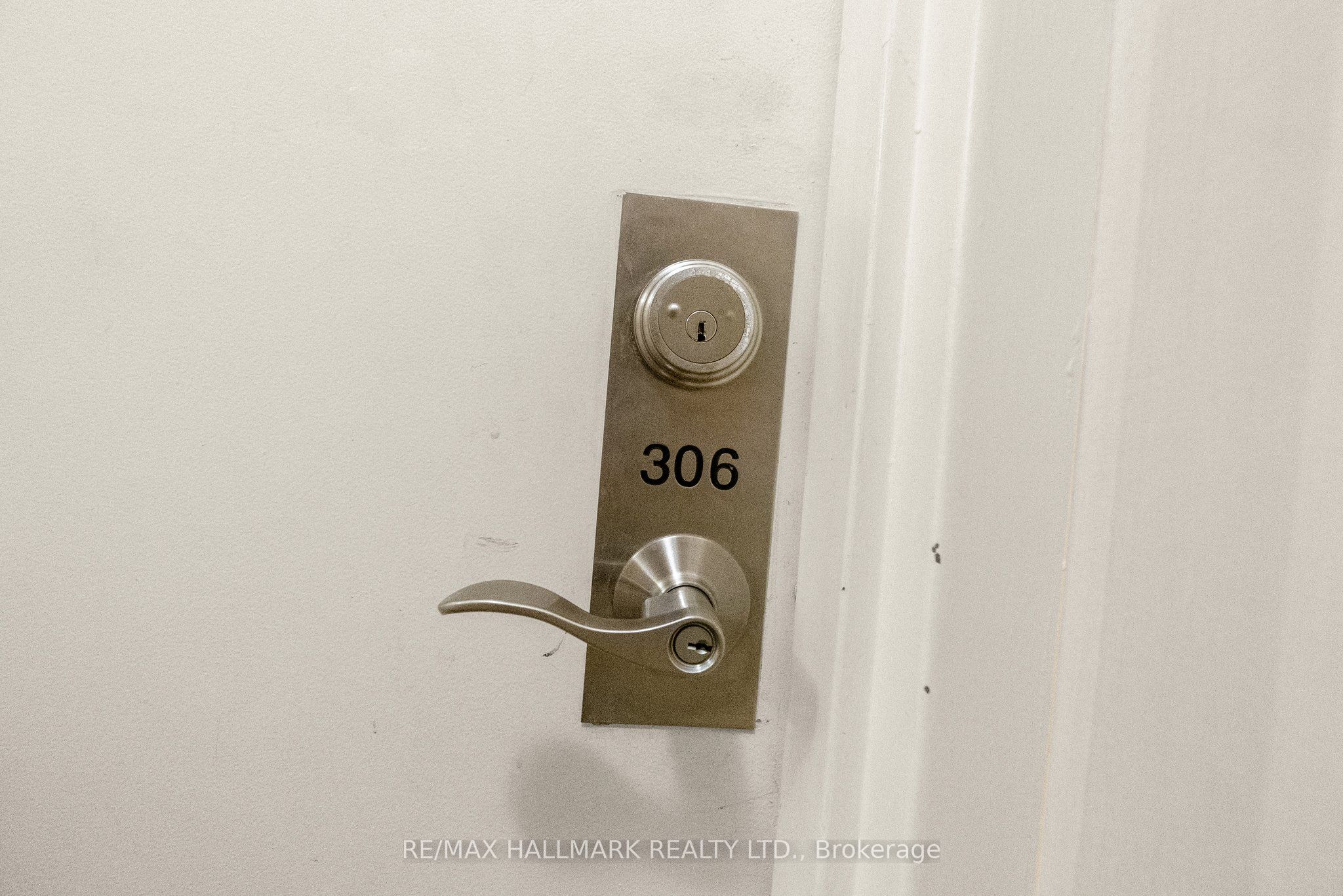 2151 Danforth Avenue Property Photo 21