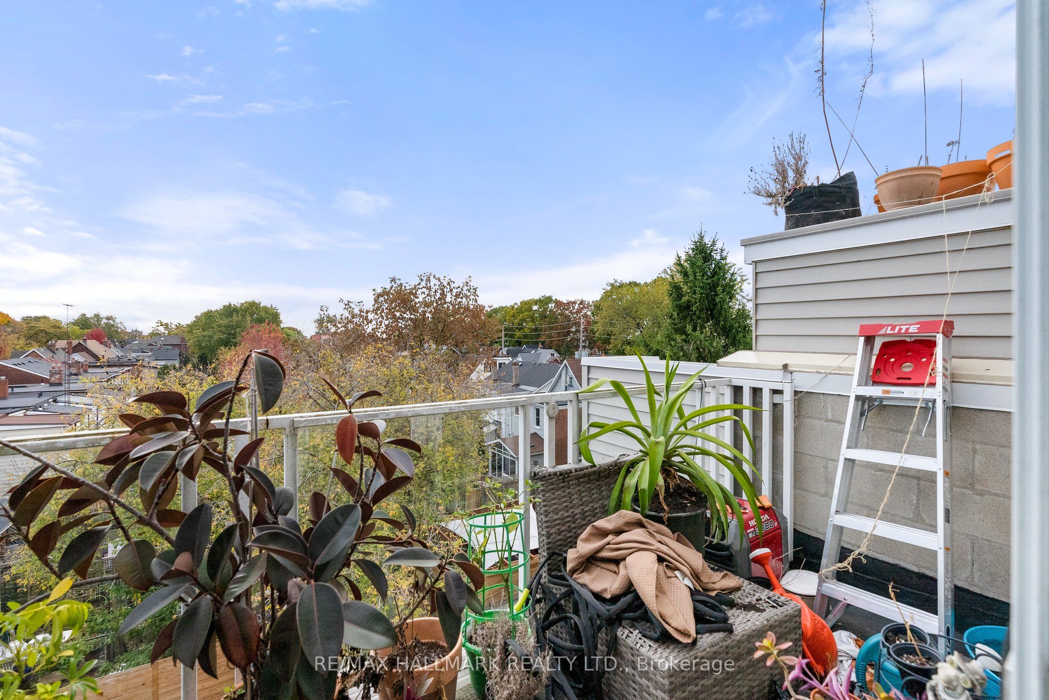 2151 Danforth Avenue Property Photo 24