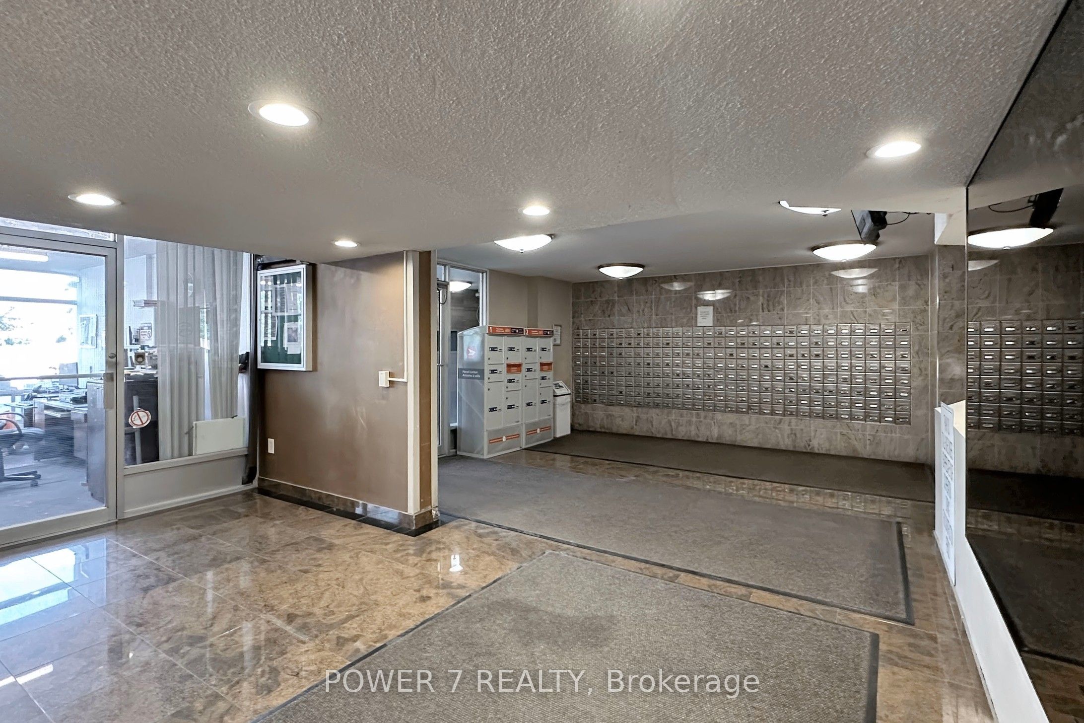 2050 Bridletowne Circle 805 Property Photo 5