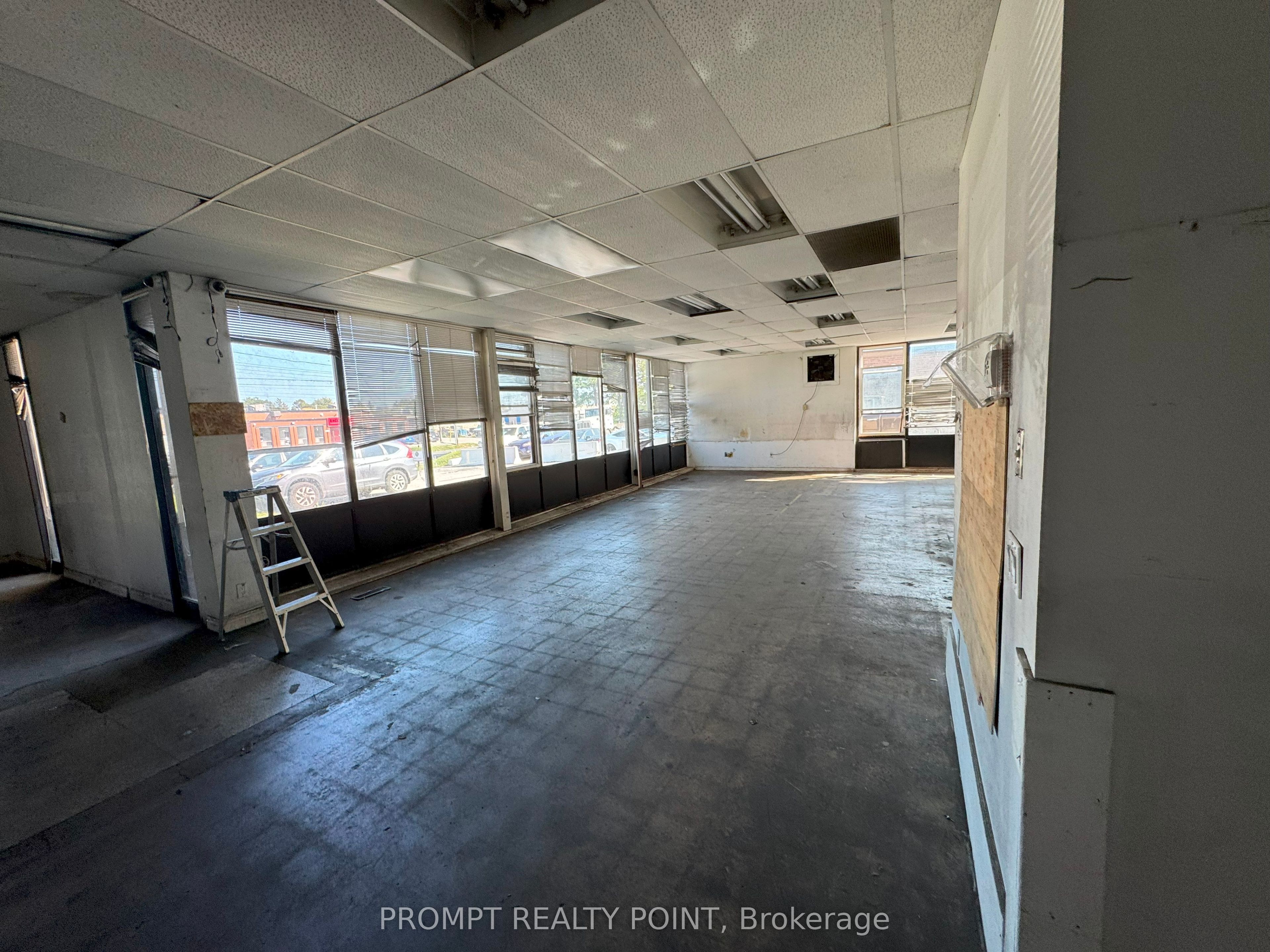 228 Midwest Road Property Photo 4