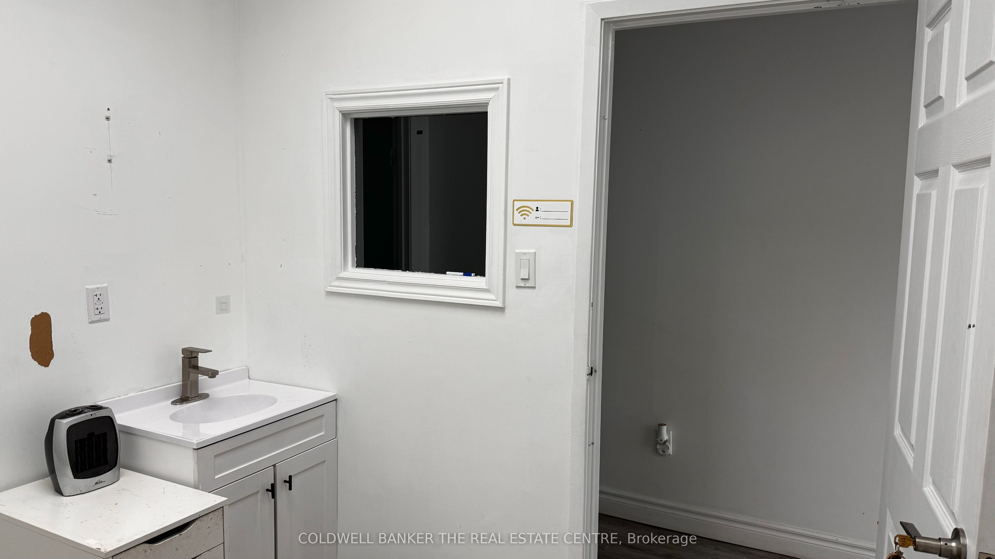 #room 2 - 4508 Kingston Road Property Photo 3