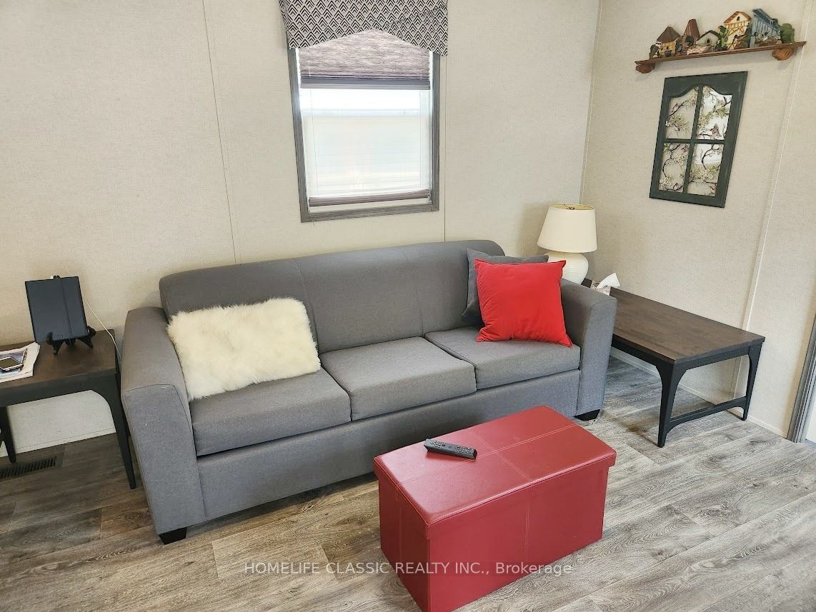 225 Platten Boulevard Property Photo 6