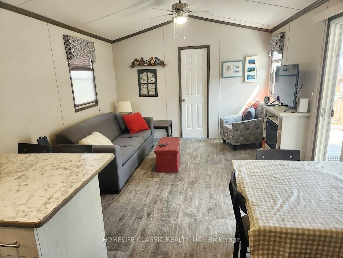 225 Platten Boulevard Property Photo 8