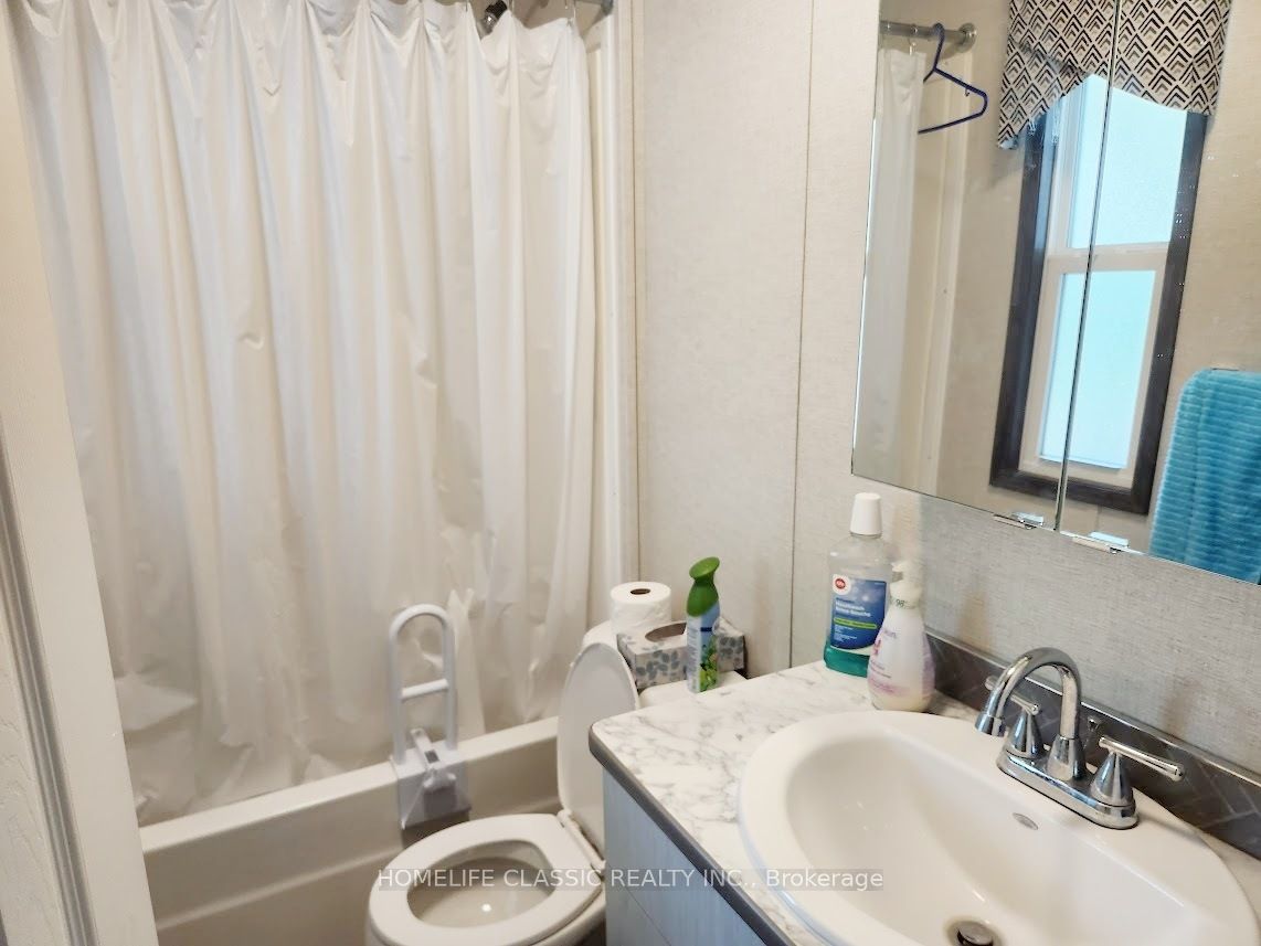 225 Platten Boulevard Property Photo 10