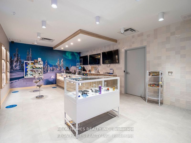 474 Simcoe St S Property Photo 12