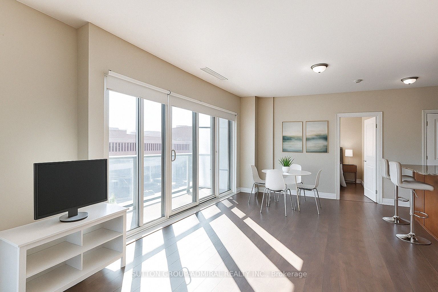 44 Bond Street W 305 Property Photo 4