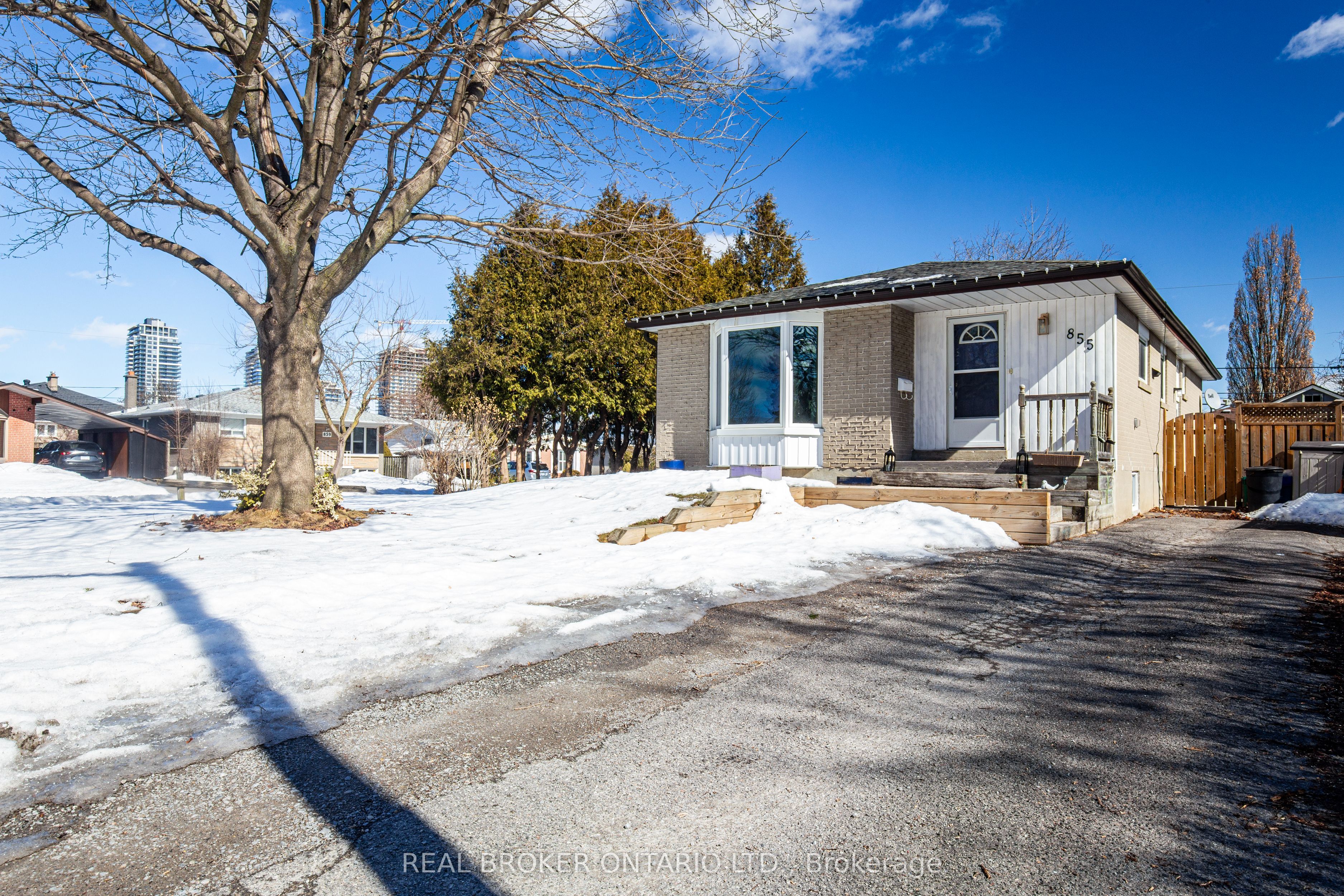 #upper - 855 Miriam Road Property Photo