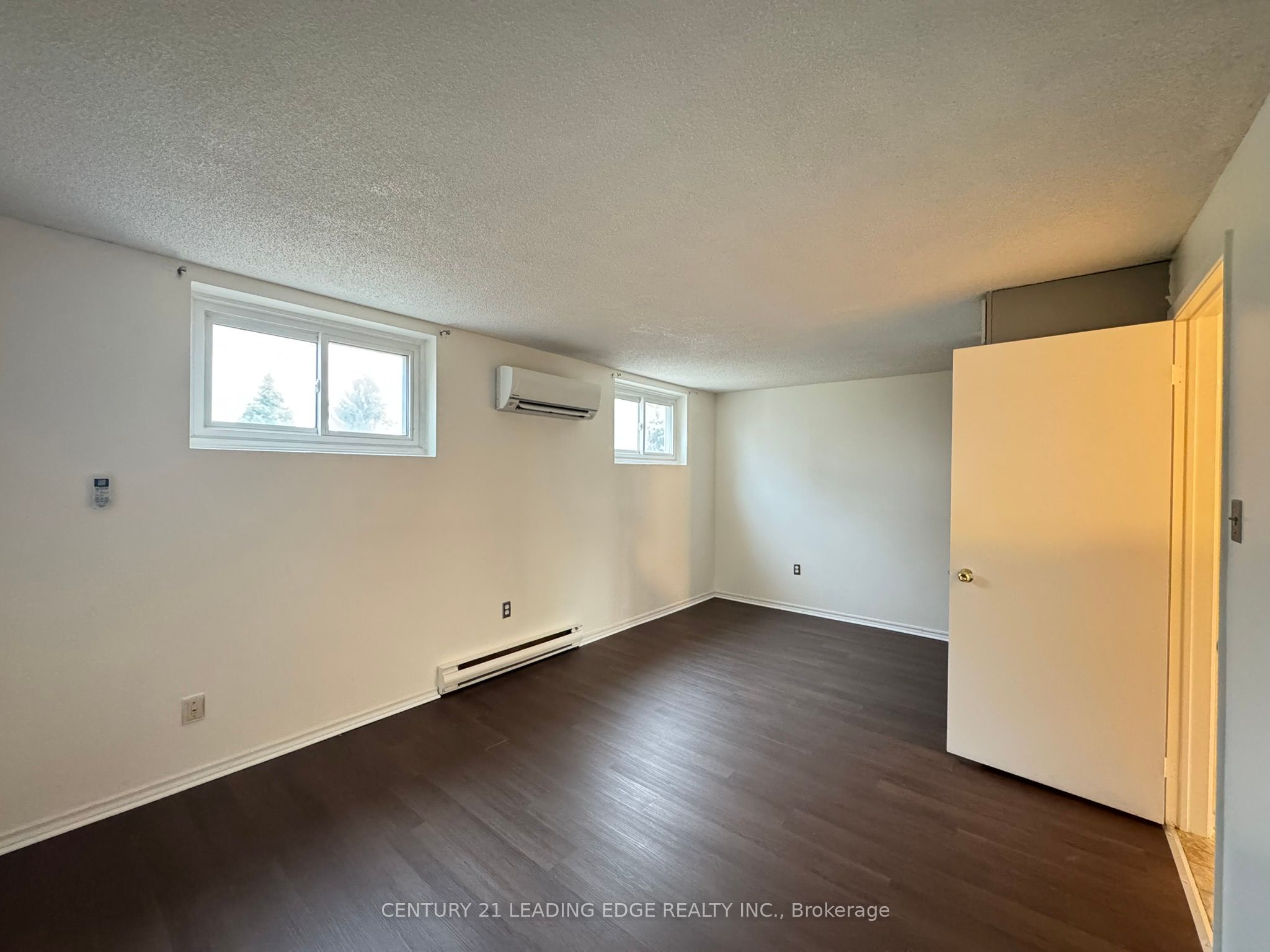 29 Wellington Avenue E Lower Property Photo 6