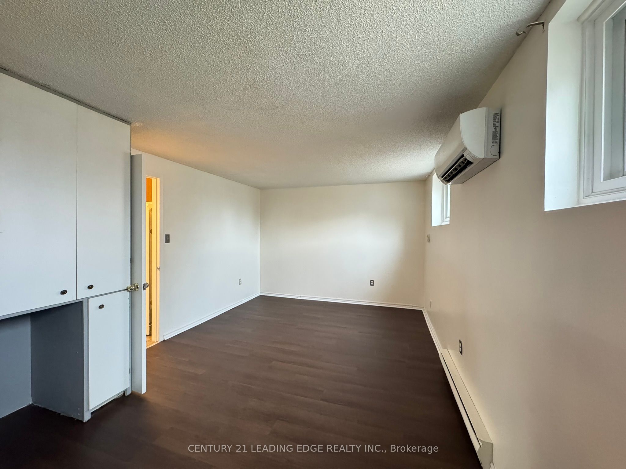 29 Wellington Avenue E Lower Property Photo 7