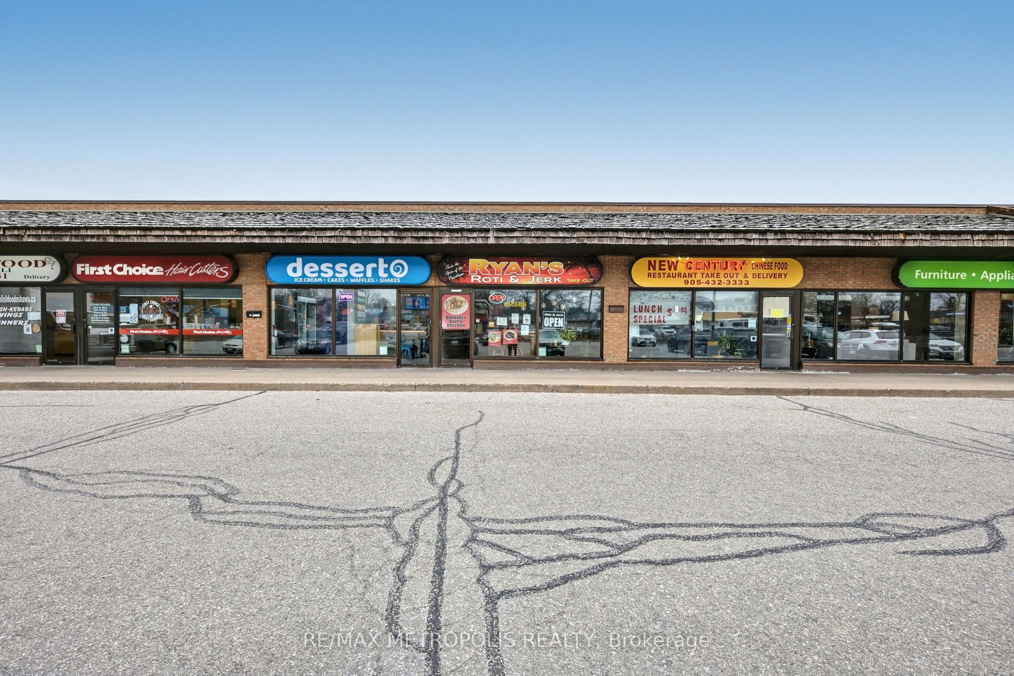 #f5 - 1051 Simcoe Street Property Photo 3
