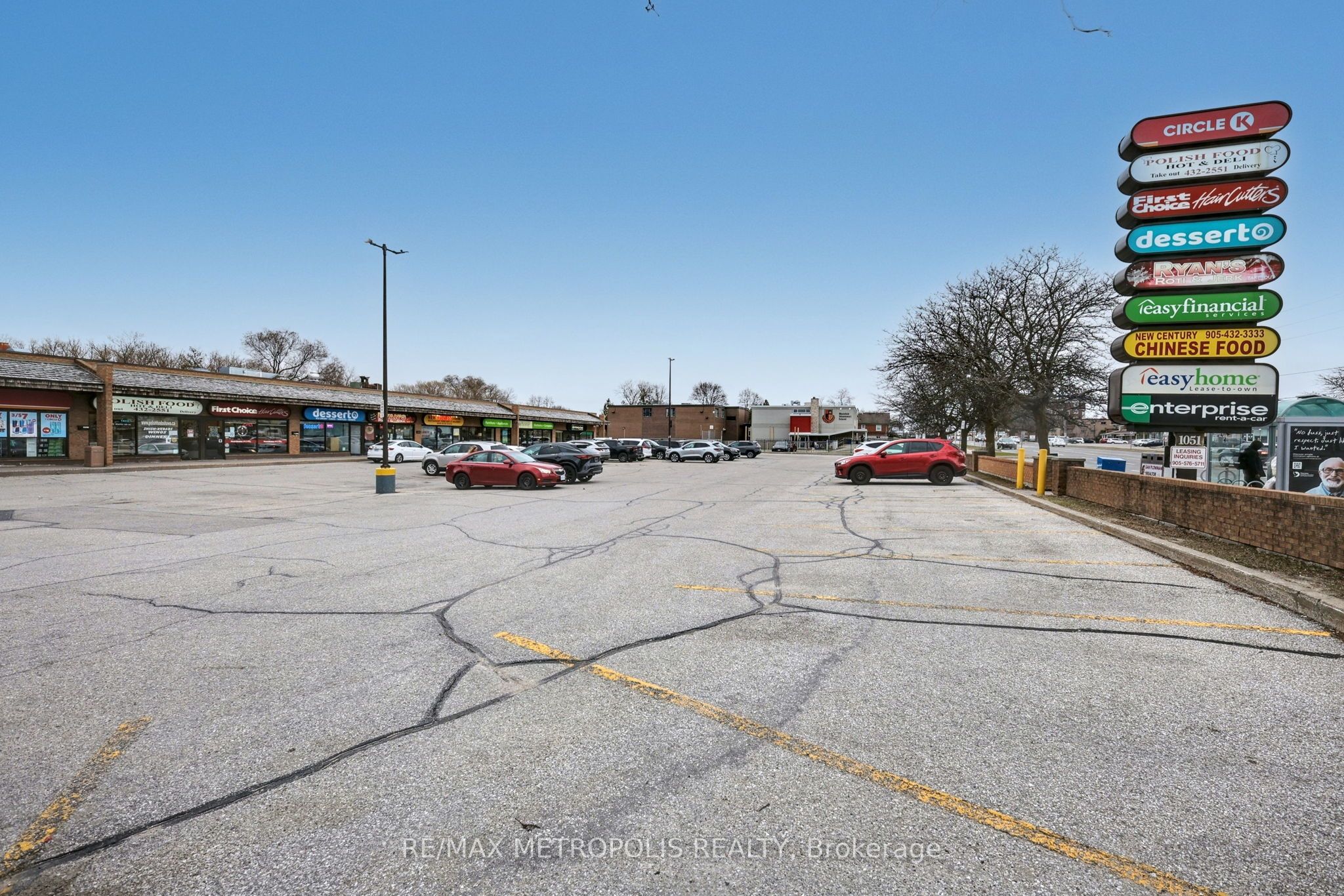 #f5 - 1051 Simcoe Street Property Photo 26
