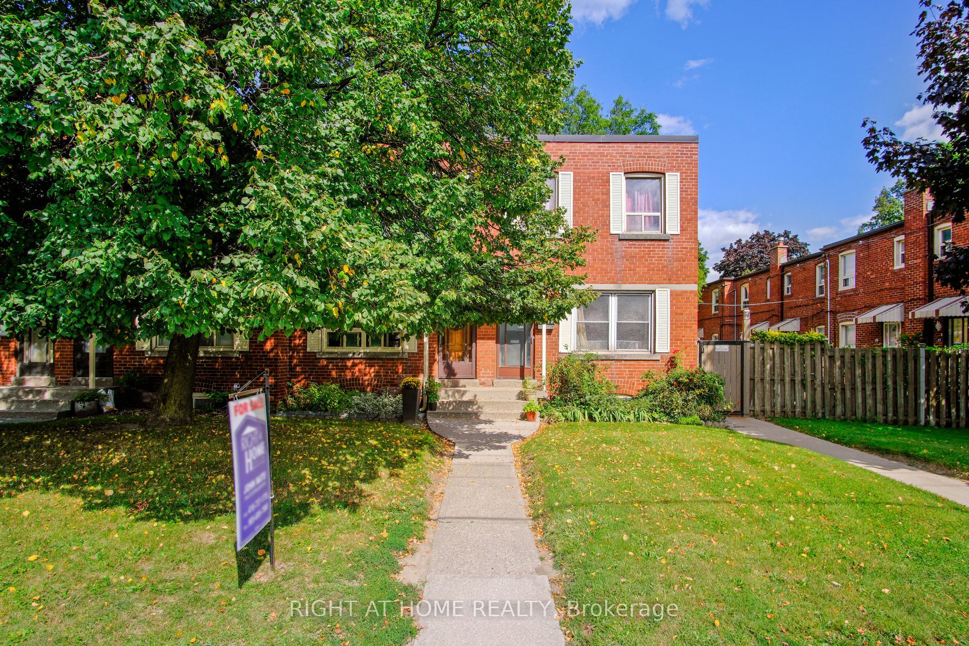 #13 - 1193 Warden Avenue Property Photo 1