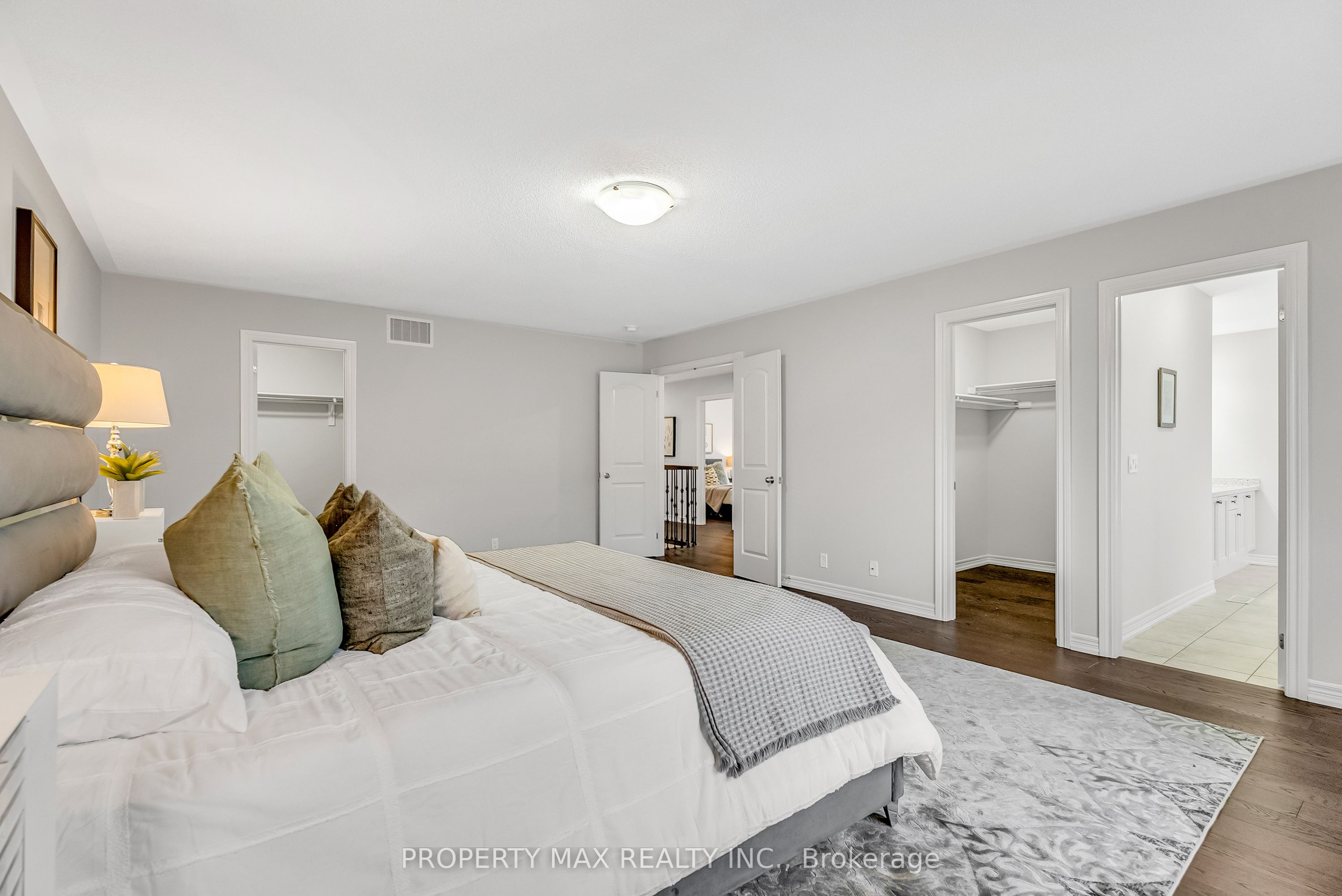 40 Britannia Avenue E Property Photo 34