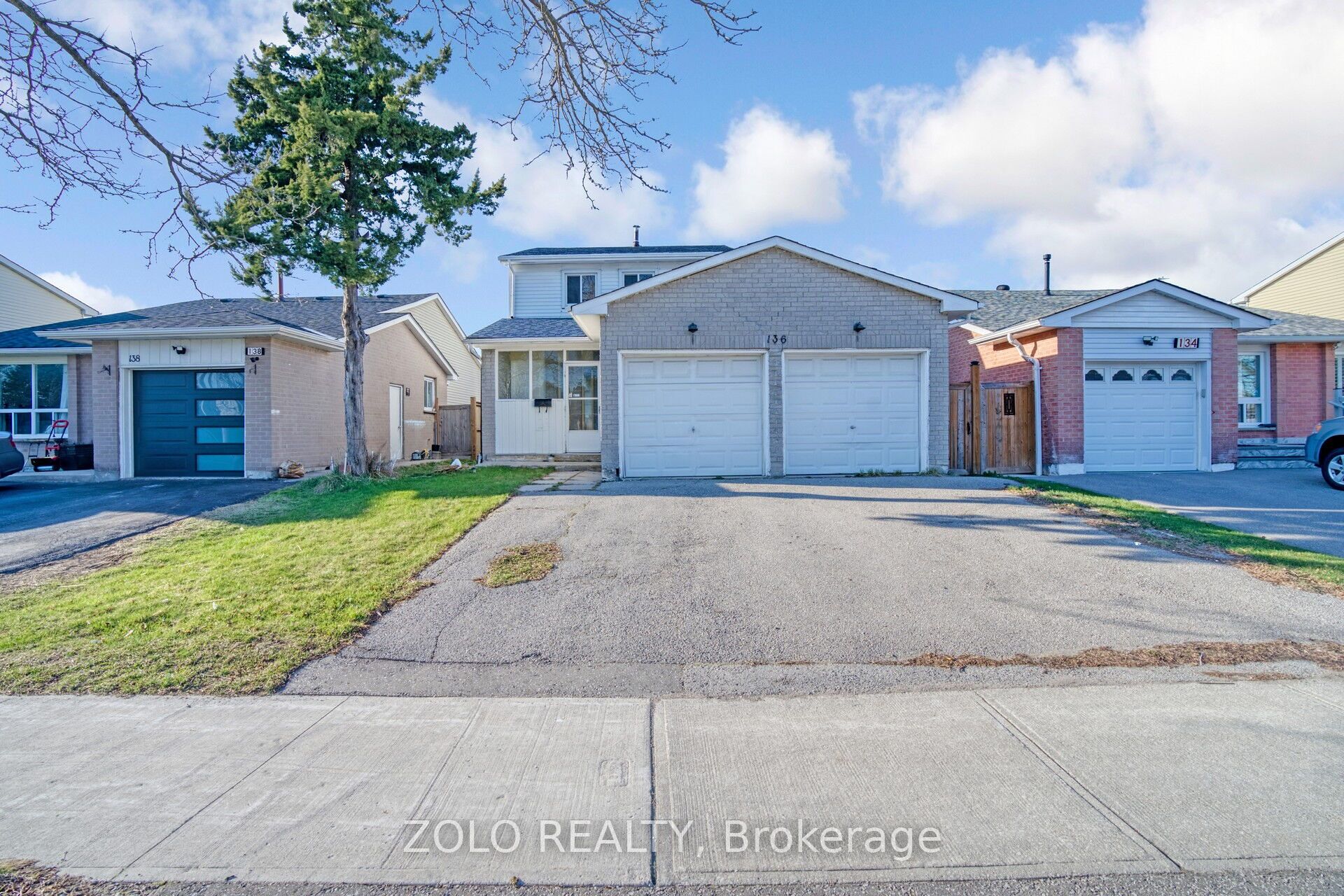 136 Goldhawk Trail Property Photo 1