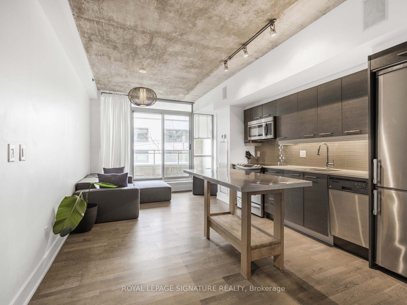 #217 - 630 Queen Street Property Photo 1