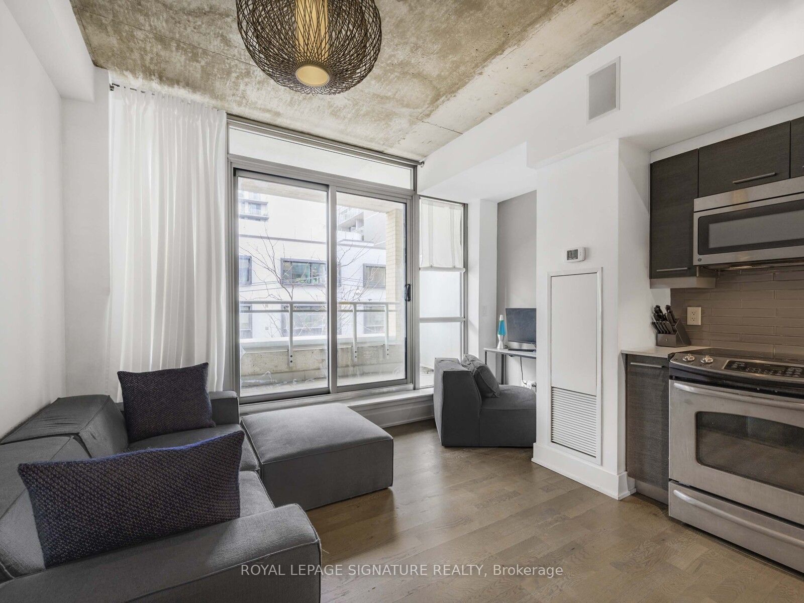 630 Queen Street E 217 Property Photo 2