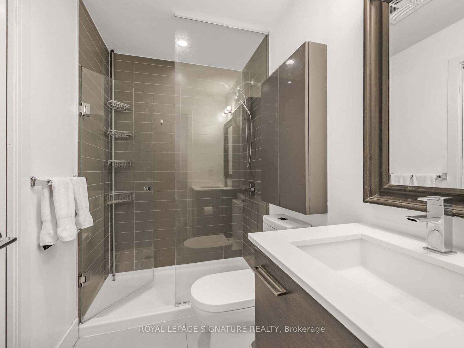 630 Queen Street E 217 Property Photo 12