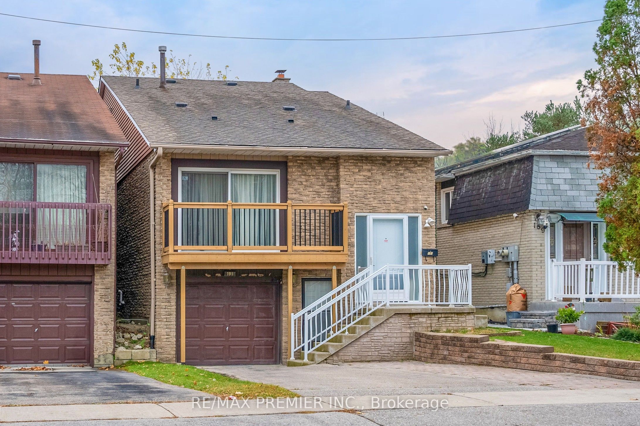 191 Invergordon Avenue Property Photo 1