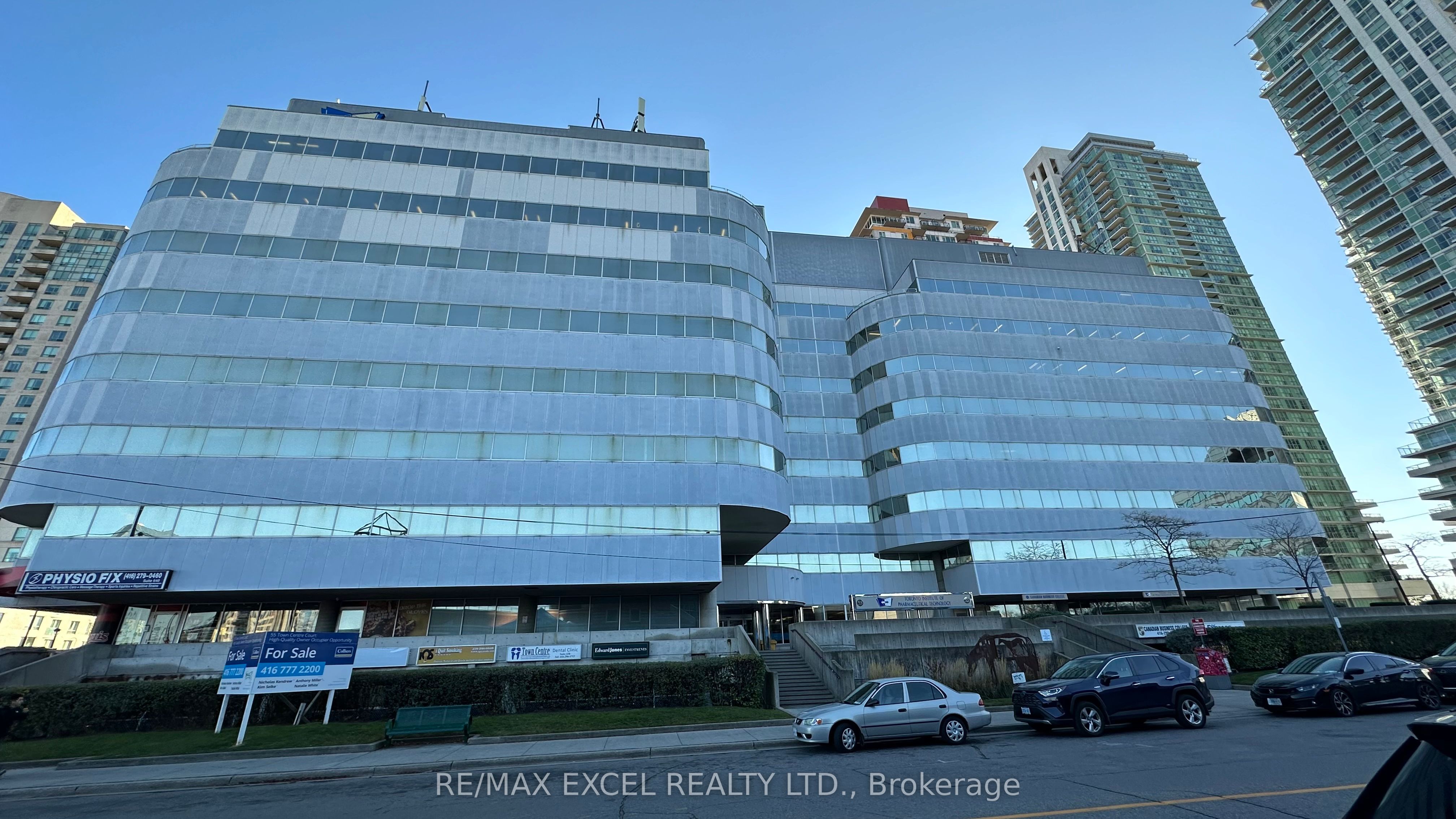 #105b - 55 Town Centre Court Property Photo 1