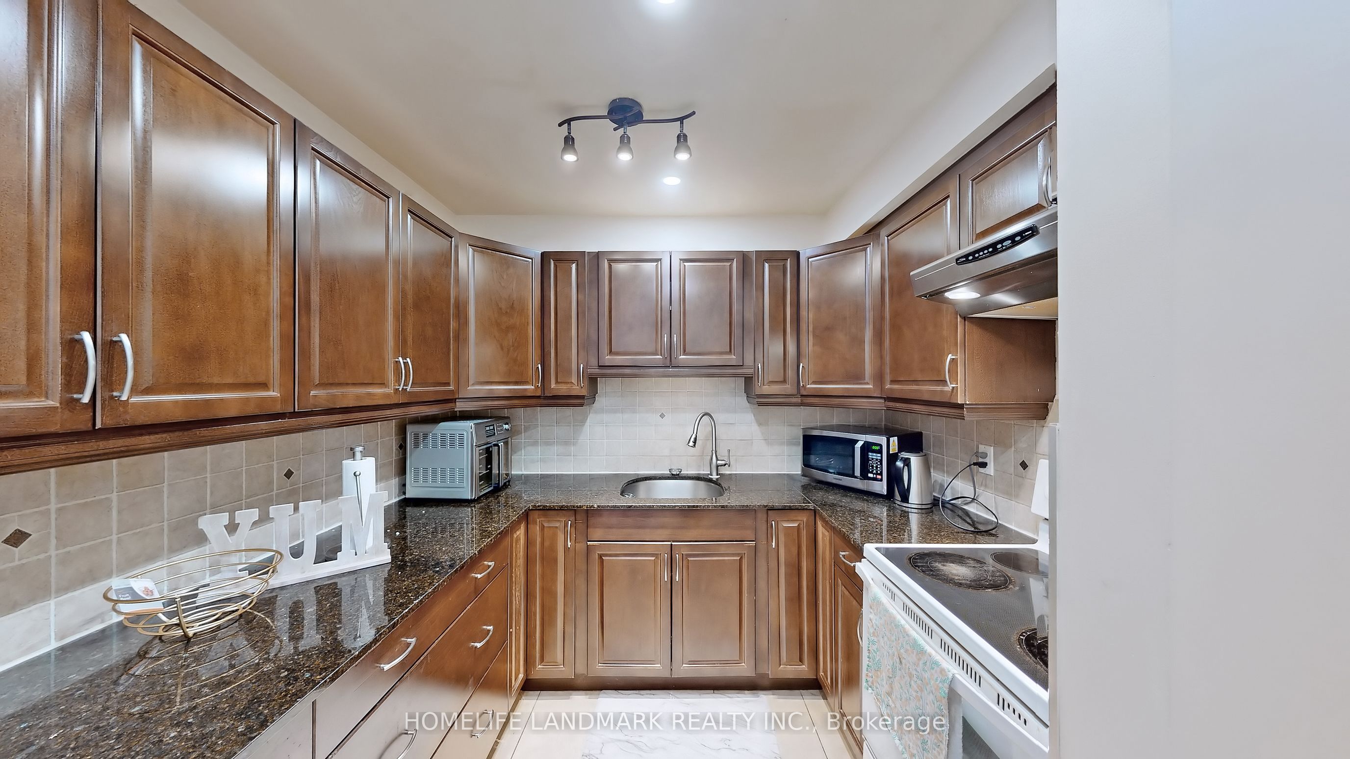 1209 Queen Street E 82 Property Photo 7