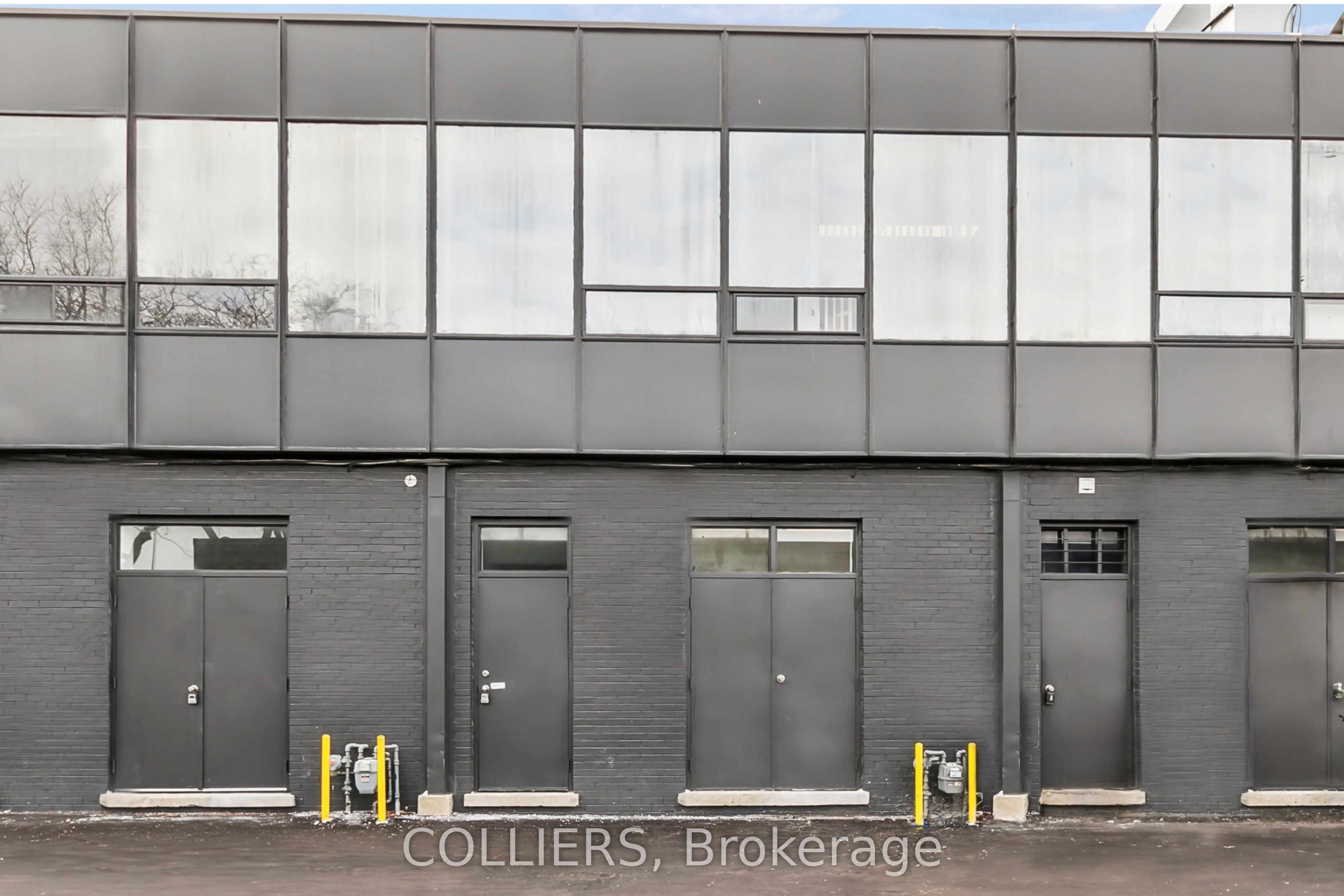 #105 & 105a - 777 Warden Avenue Property Photo 4