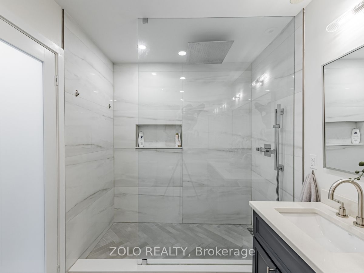 1842 Queen Street E 304 Property Photo 18