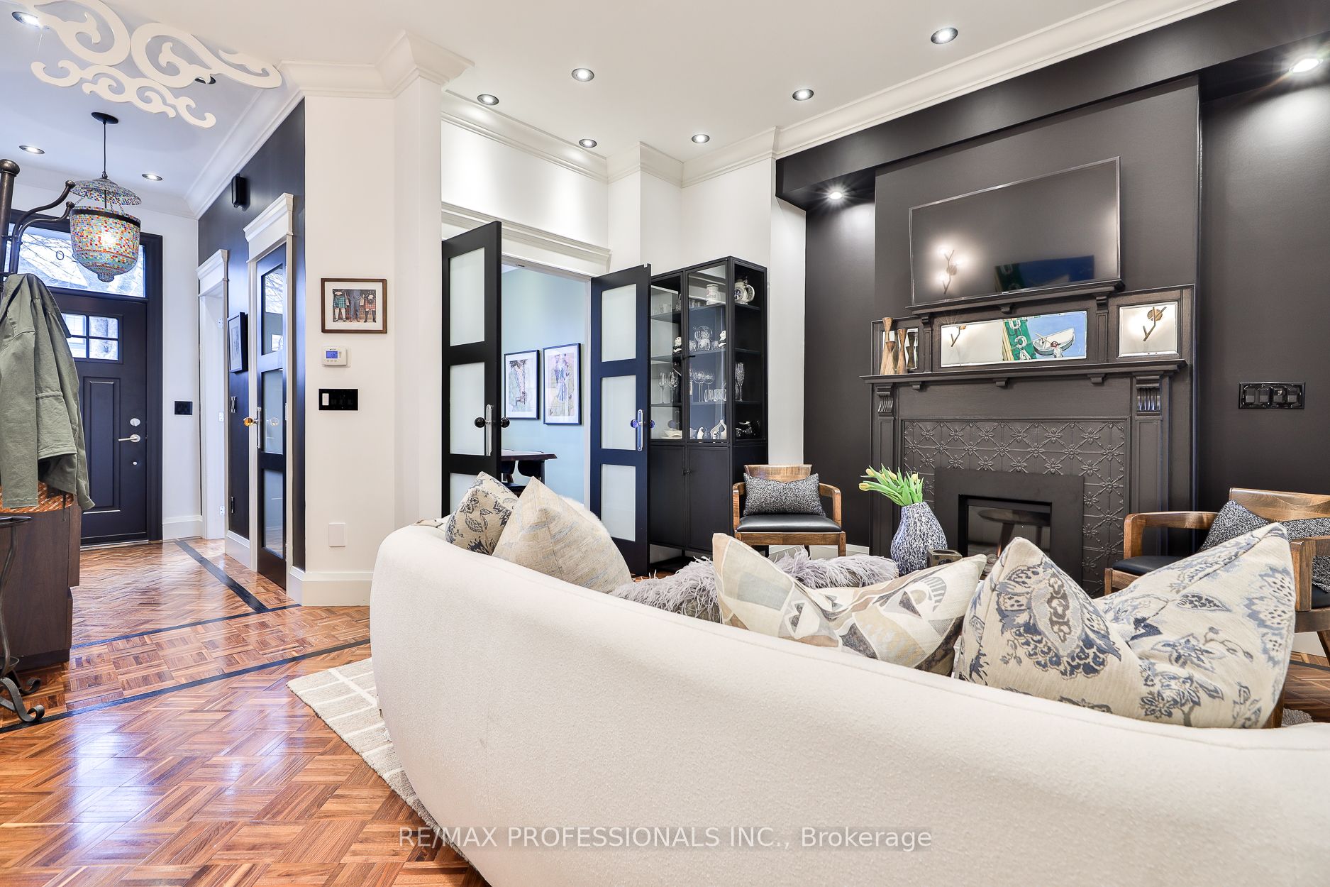 120 Morse Street Property Photo 2