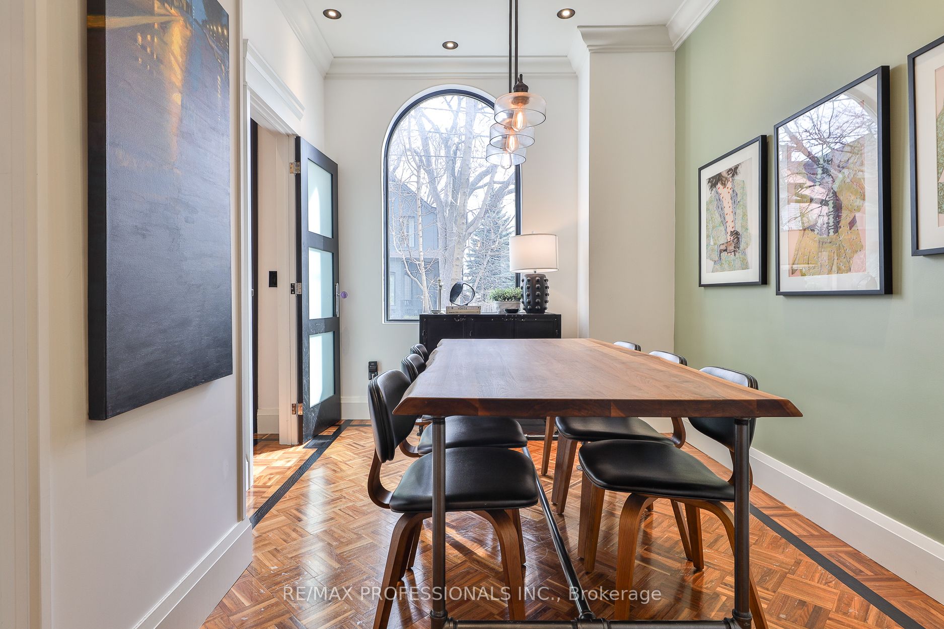 120 Morse Street Property Photo 4