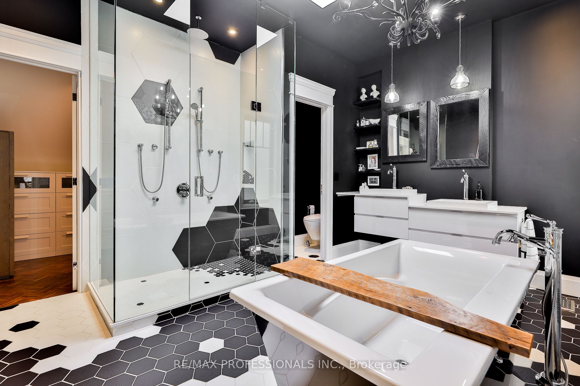 120 Morse Street Property Photo 27