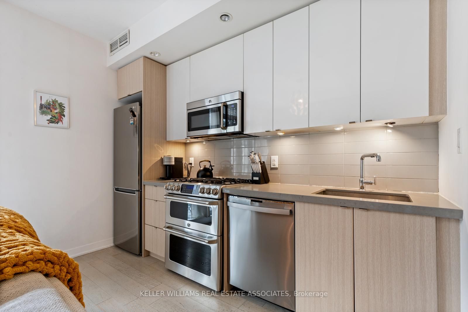 88 Colgate Avenue W 511 Property Photo 8