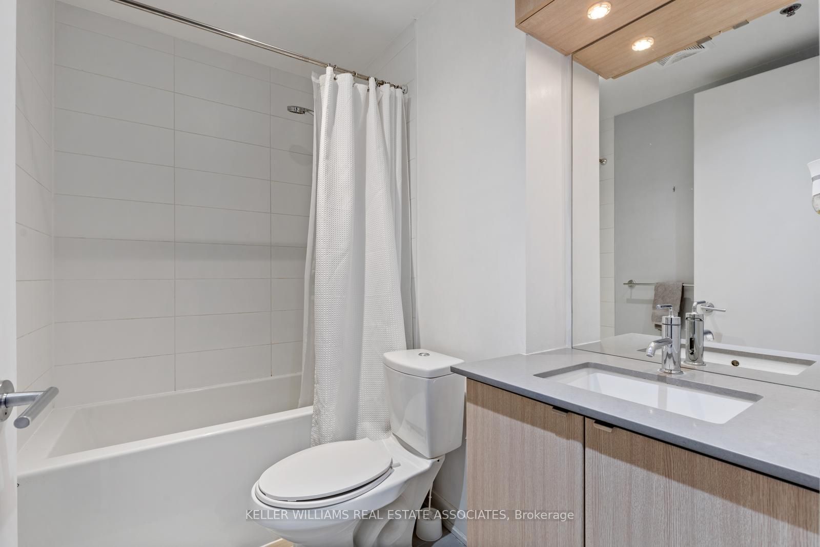 88 Colgate Avenue W 511 Property Photo 13