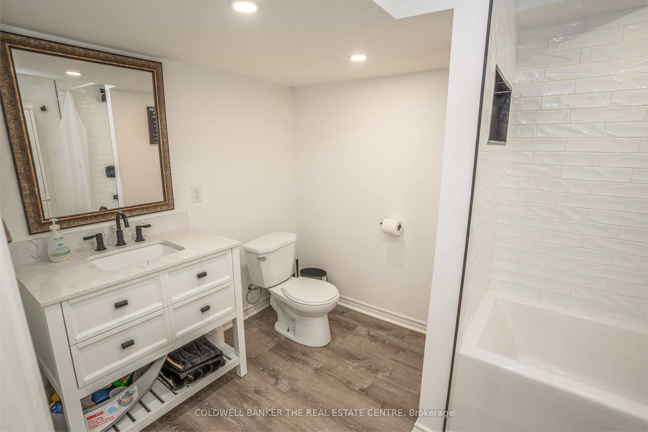 741 Jasmine Crescent Property Photo 18