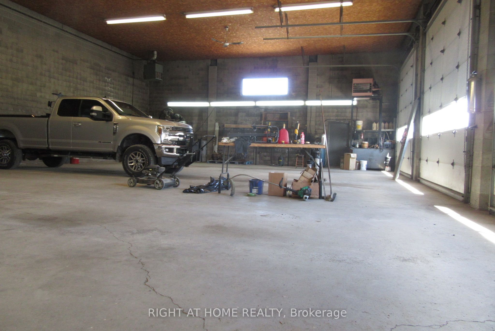 #north Port - 111 North Port Road Property Photo 8