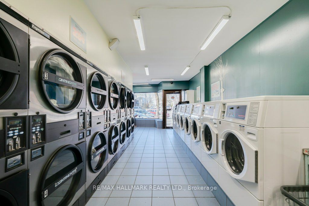 935 Kingston Road Property Photo 3