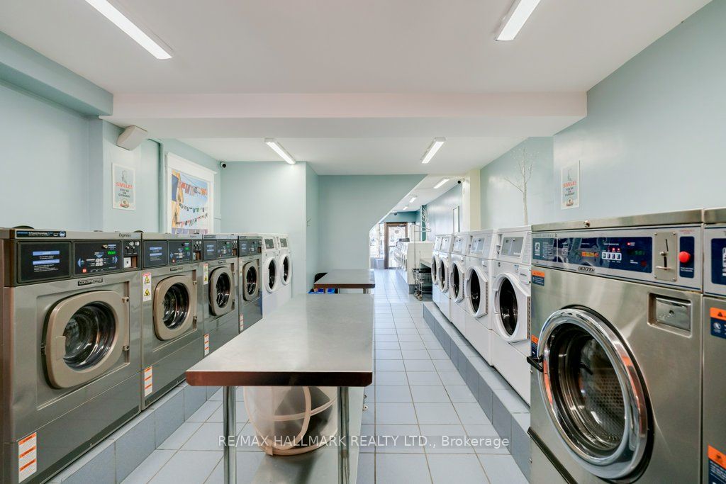 935 Kingston Road Property Photo 5