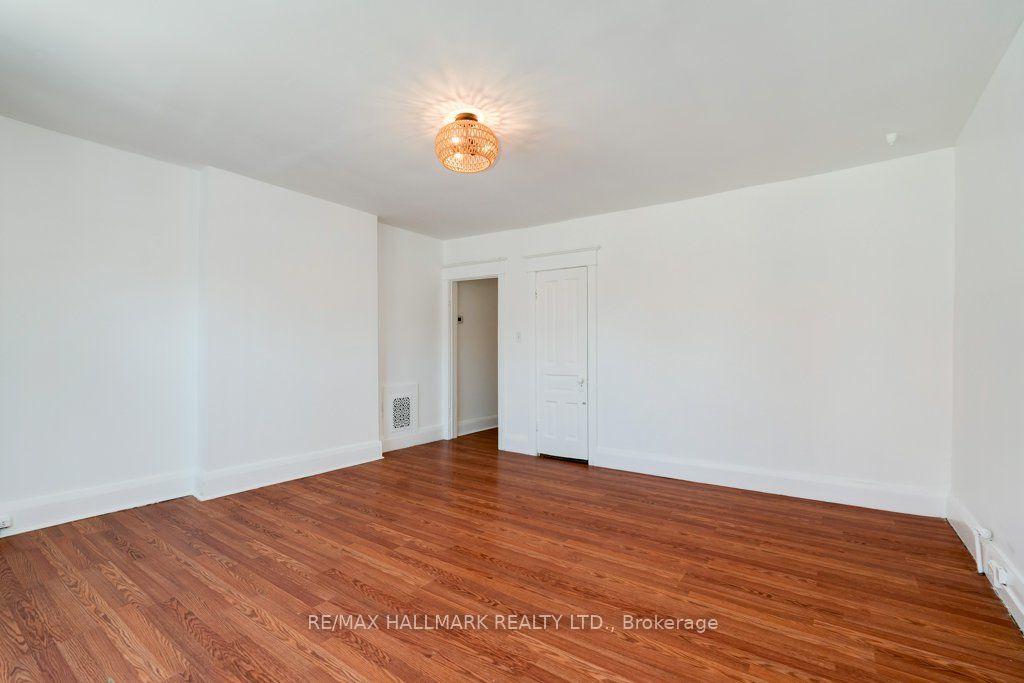 935 Kingston Road Property Photo 6